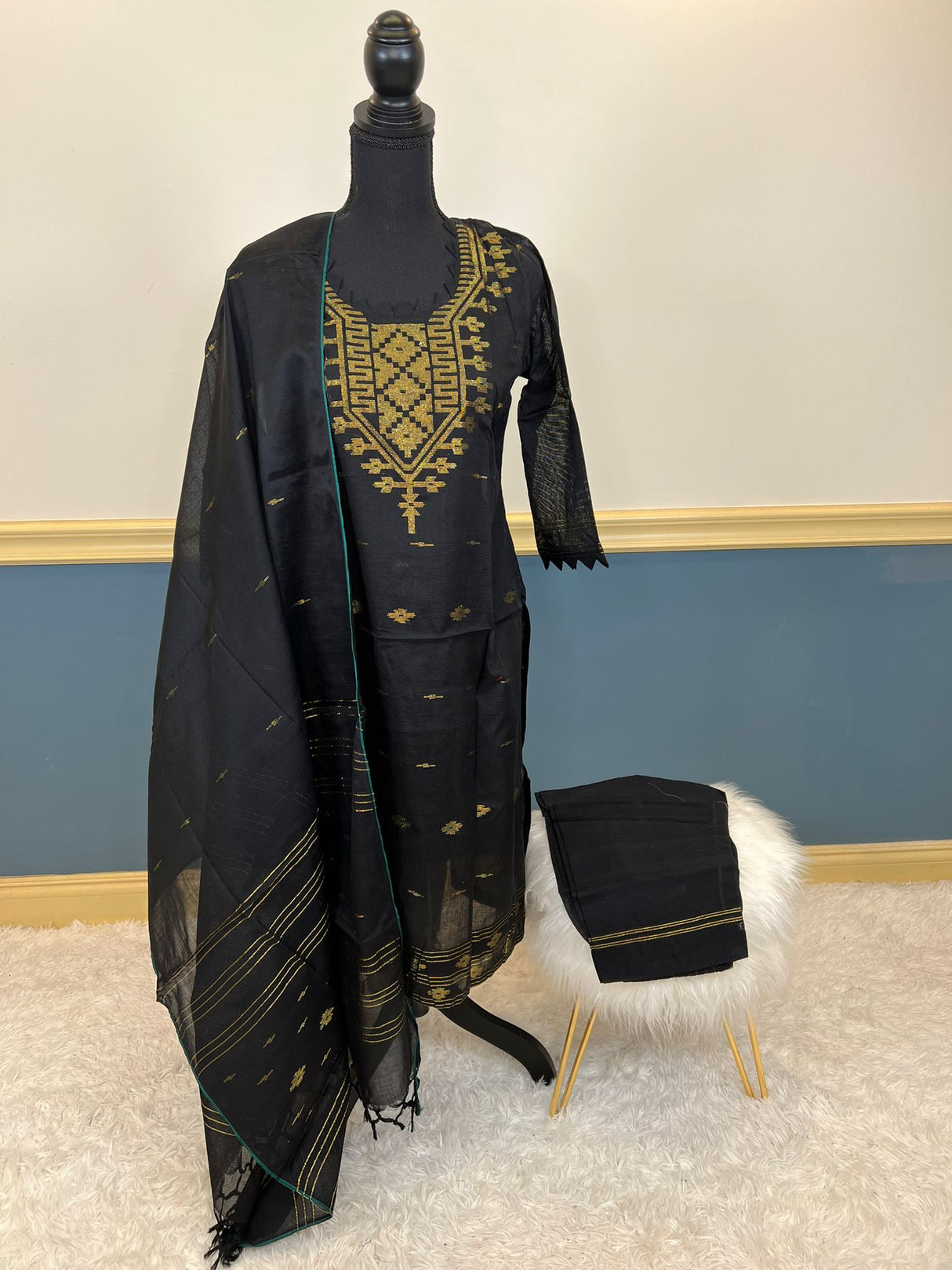 Bangladeshi Jamdani salwar kamiz