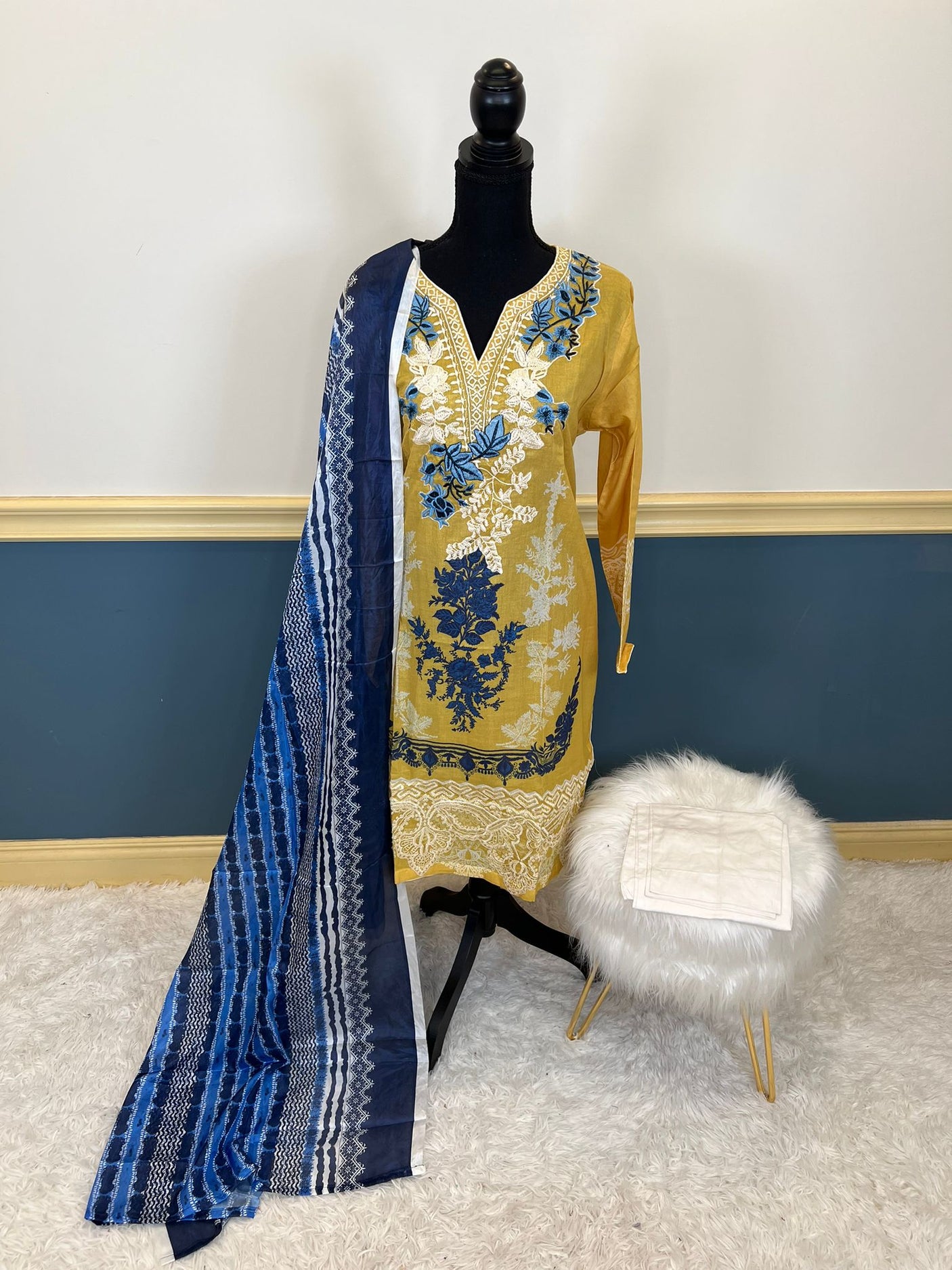 Pakistani Stitched Embroidered lawn Salwar kameez ready to ship