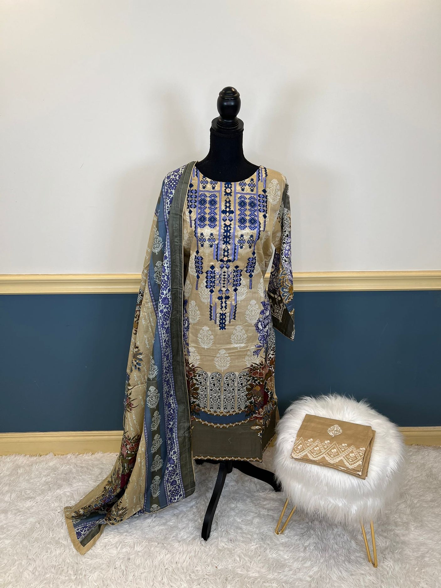 Pakistani Stitched Embroidered lawn Salwar kameez ready to ship