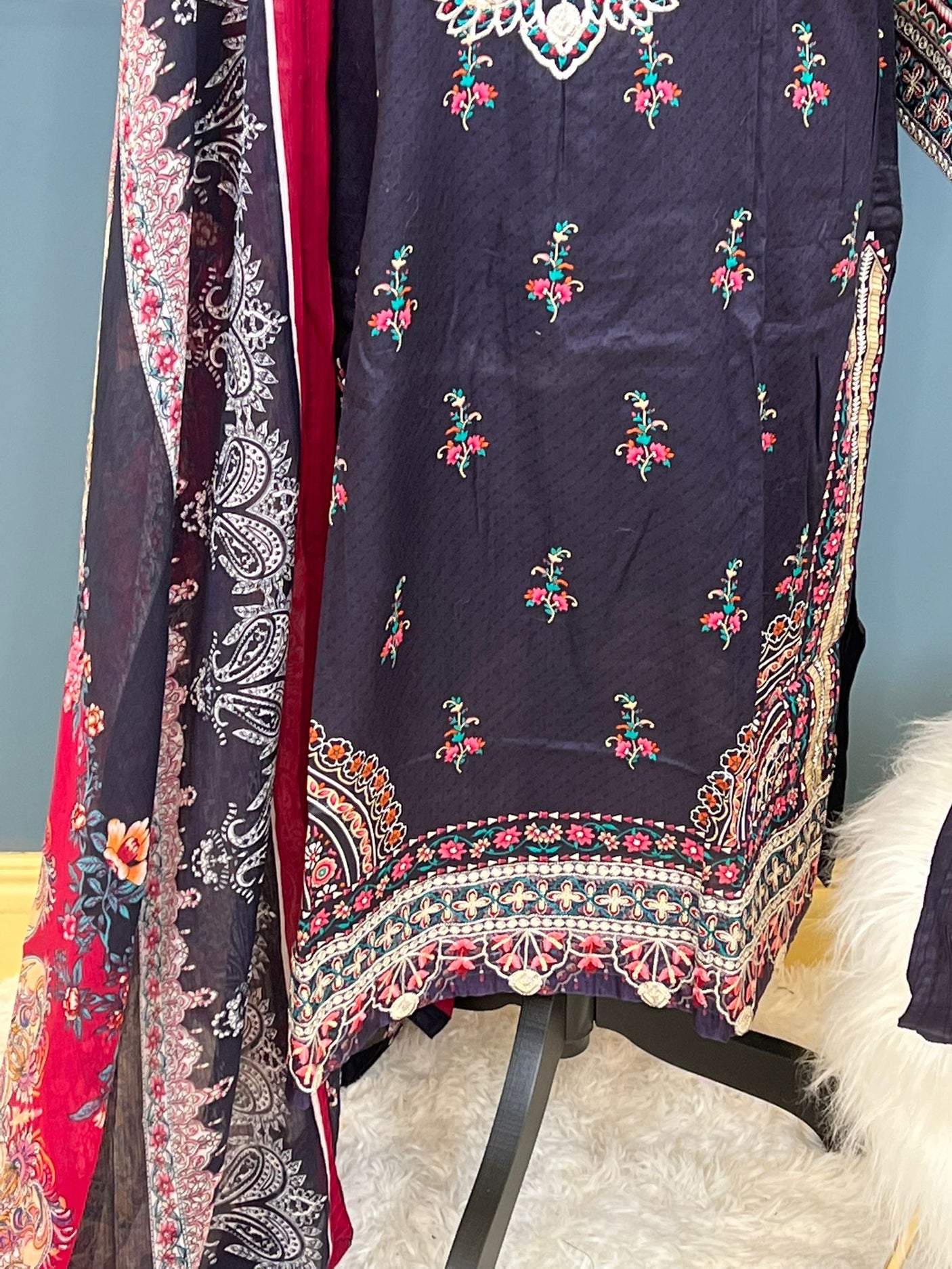 Pakistani Stitched Embroidered lawn Salwar kameez ready to ship