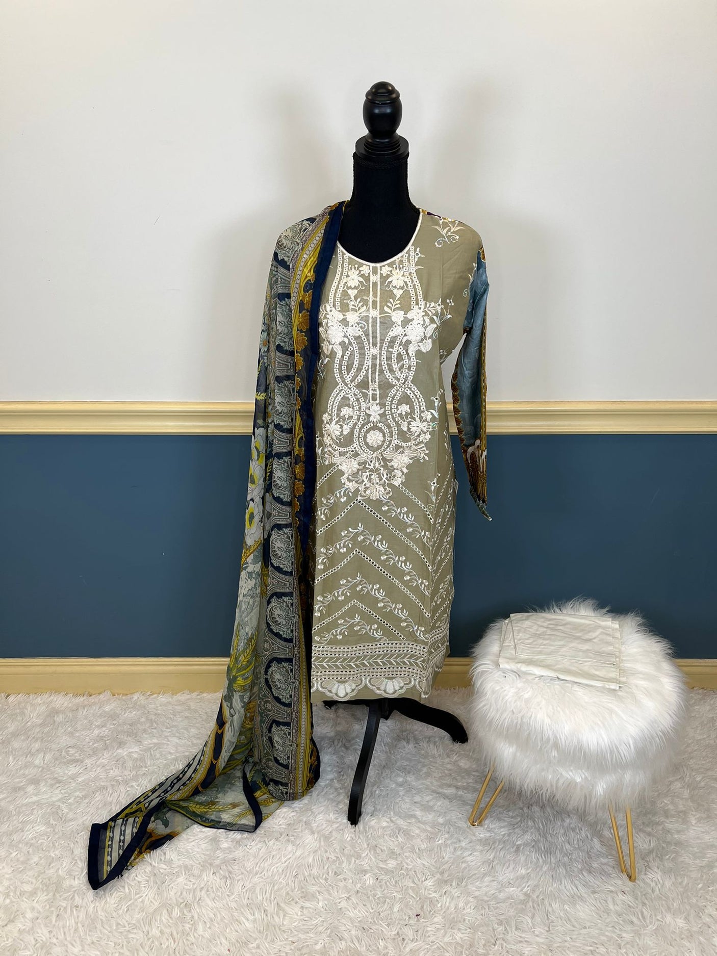 Pakistani Stitched Embroidered lawn Salwar kameez ready to ship