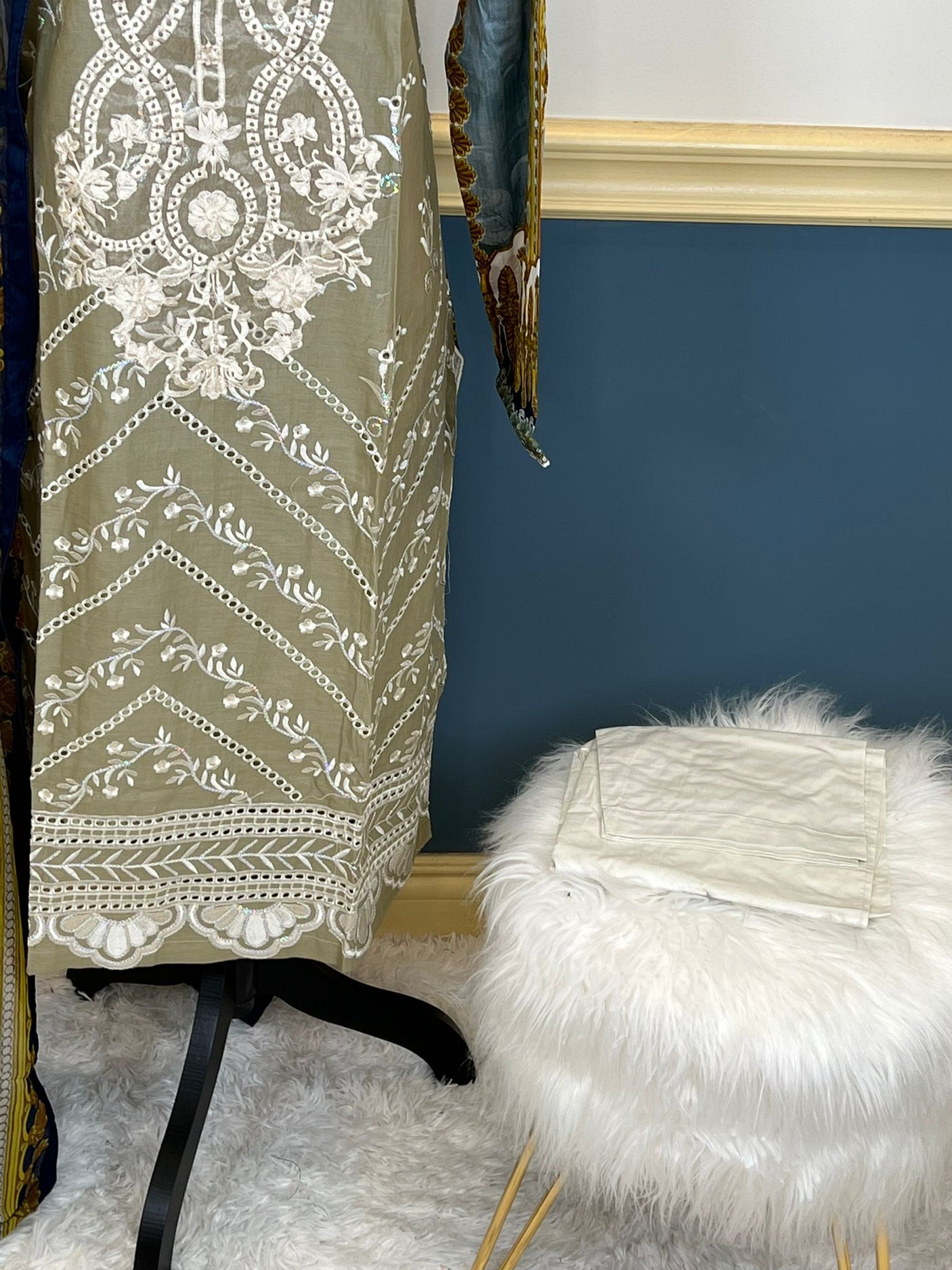 Pakistani Stitched Embroidered lawn Salwar kameez ready to ship