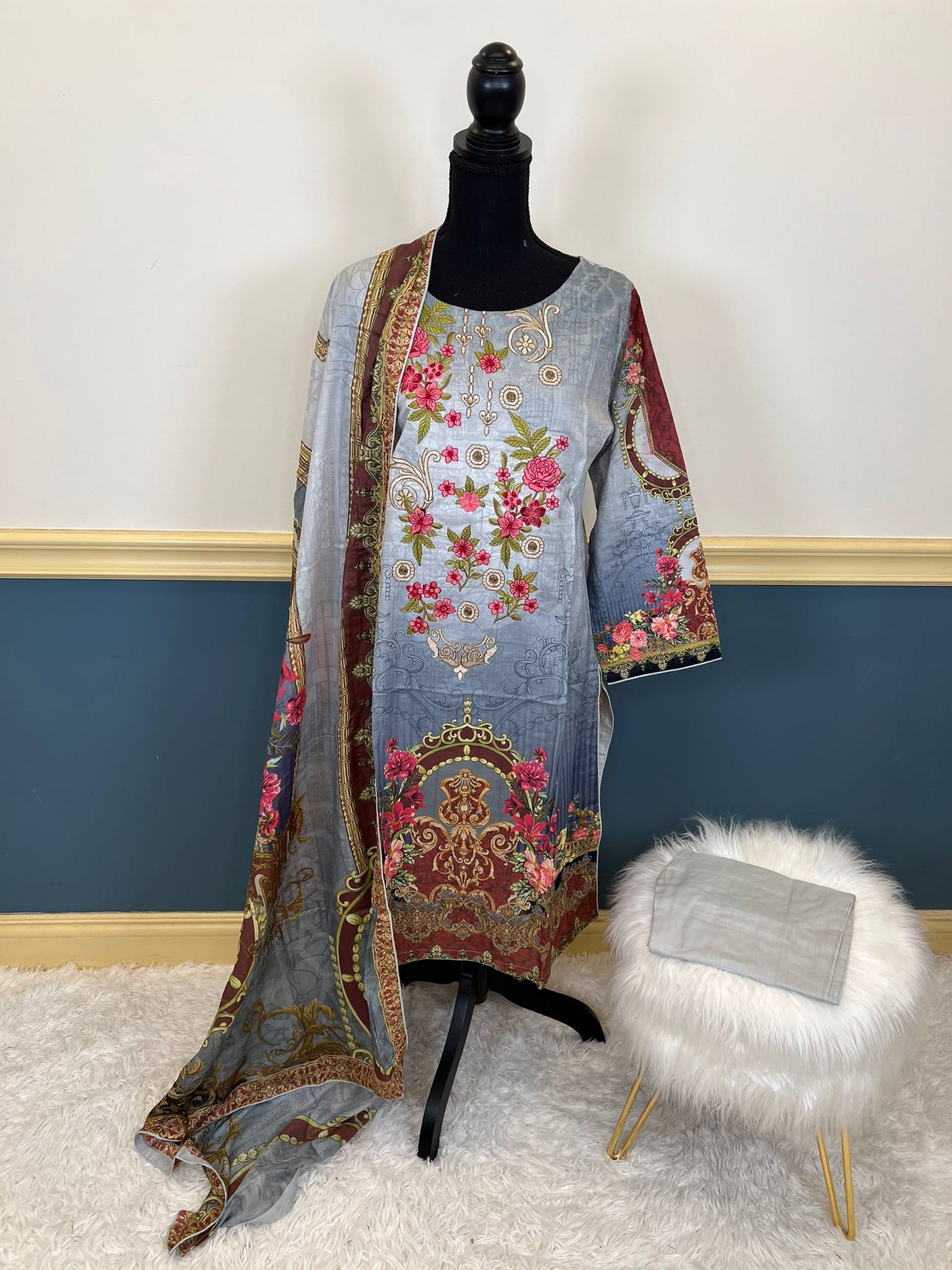 Pakistani Stitched Embroidered lawn Salwar kameez ready to ship