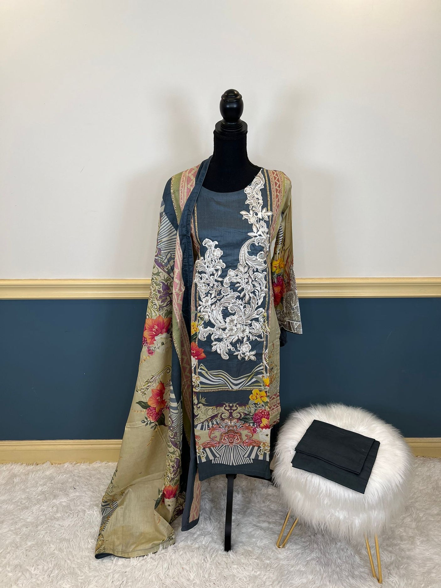 Pakistani Stitched Embroidered lawn Salwar kameez ready to ship