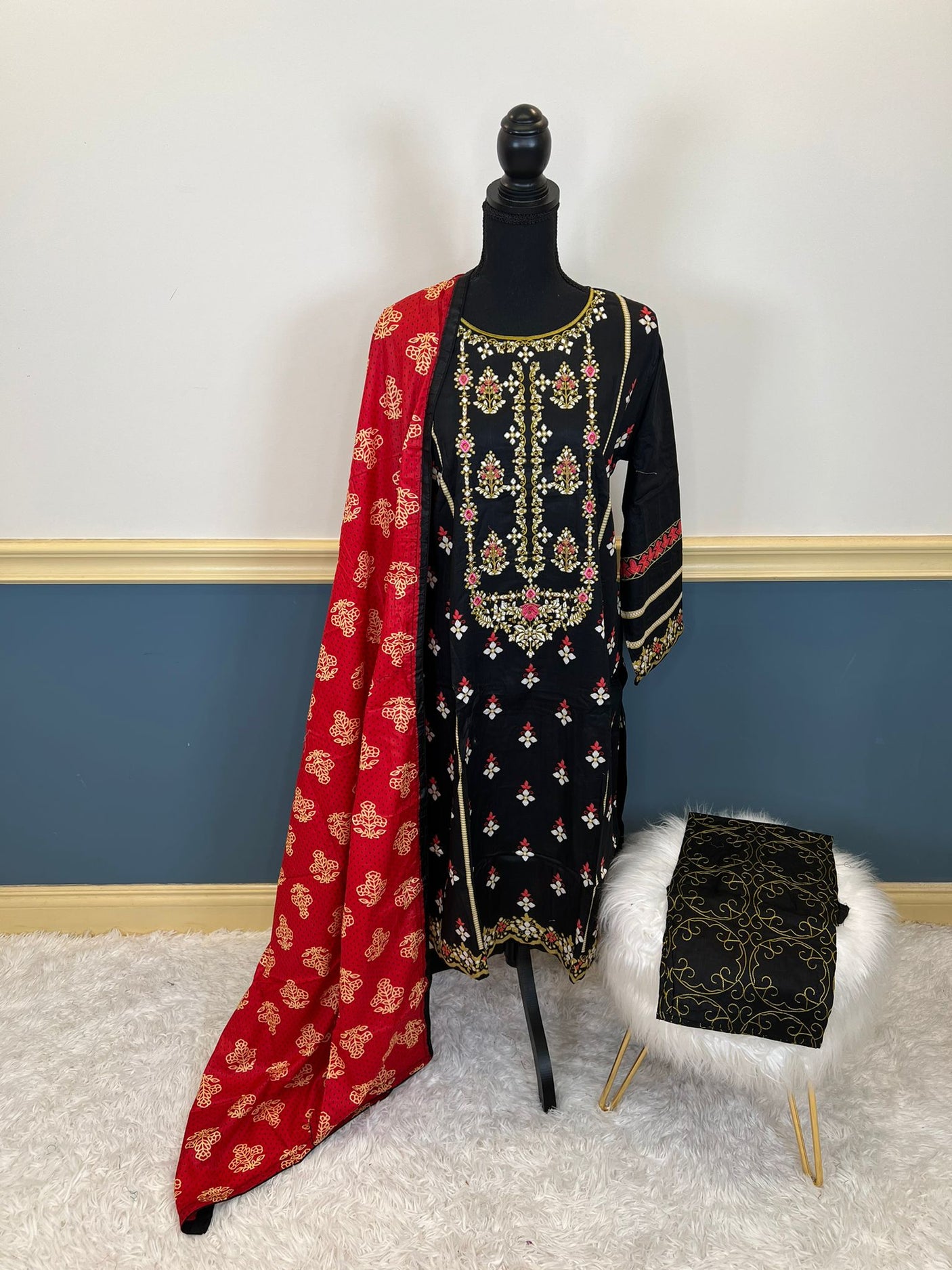 Pakistani Stitched Embroidered lawn Salwar kameez ready to ship