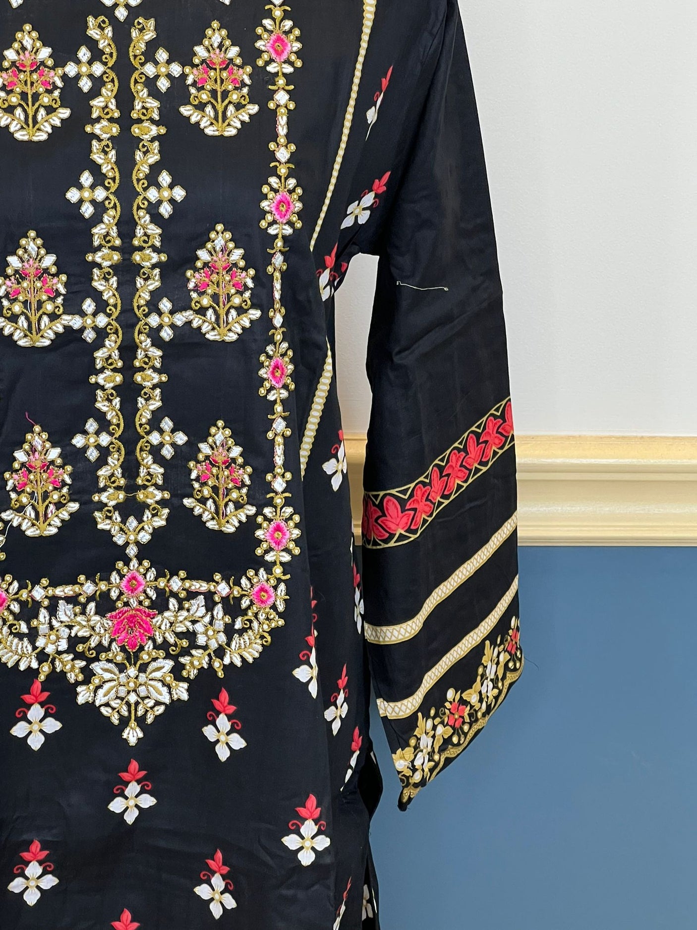 Pakistani Stitched Embroidered lawn Salwar kameez ready to ship