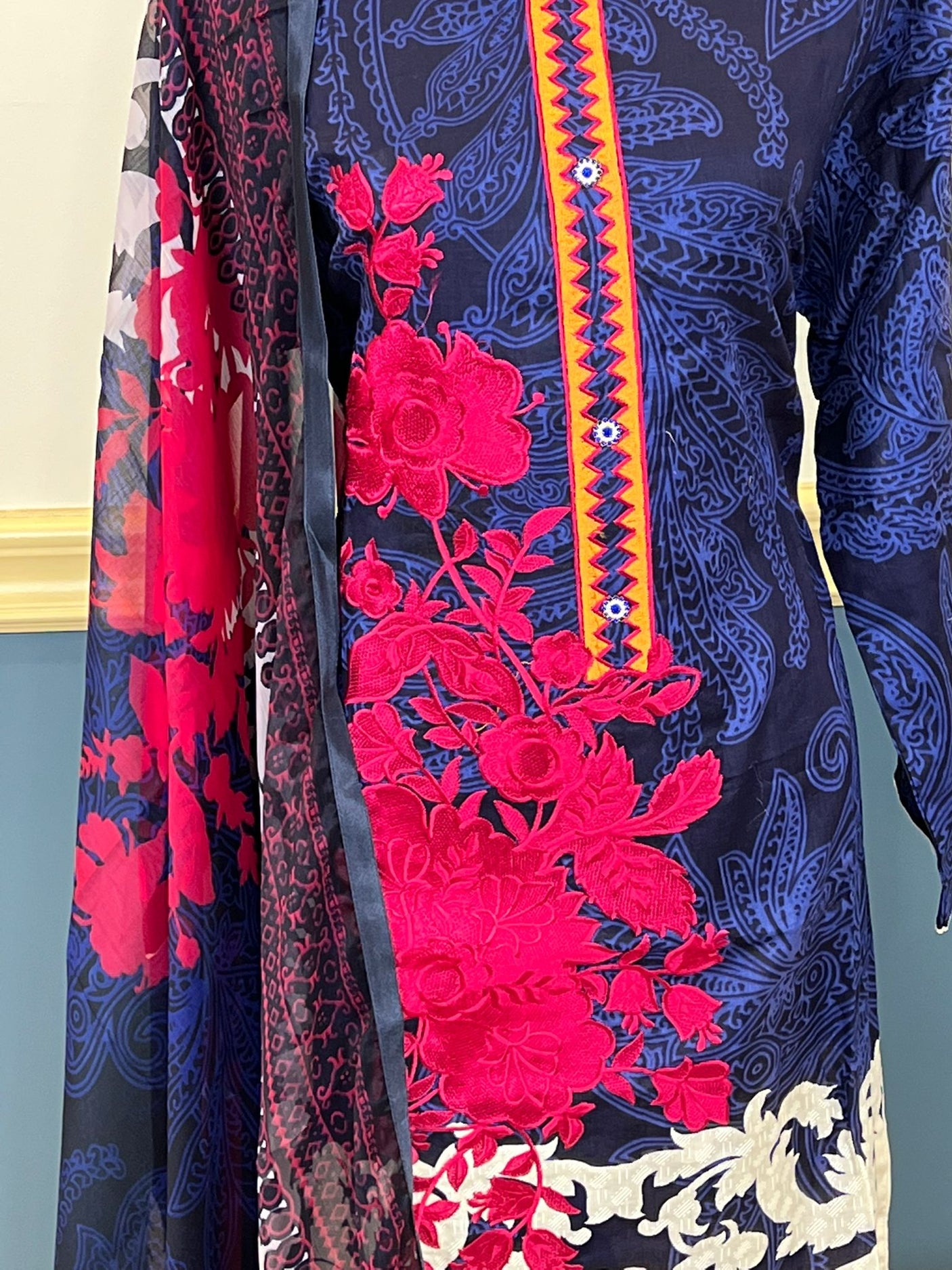 Pakistani Stitched Embroidered lawn Salwar kameez ready to ship