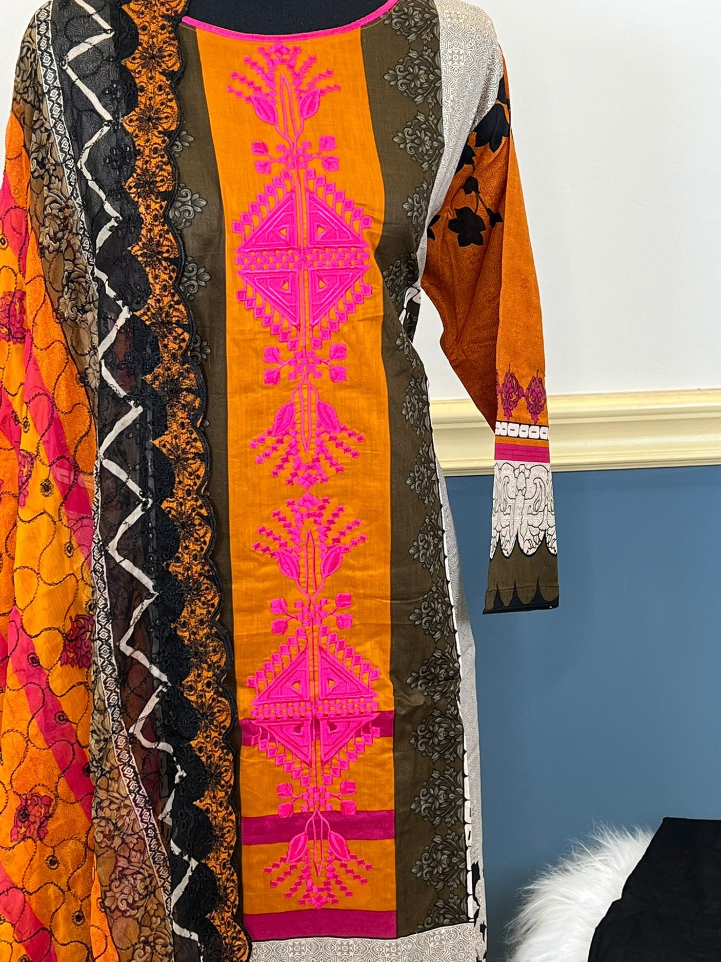 Pakistani Stitched Embroidered lawn Salwar kameez ready to ship