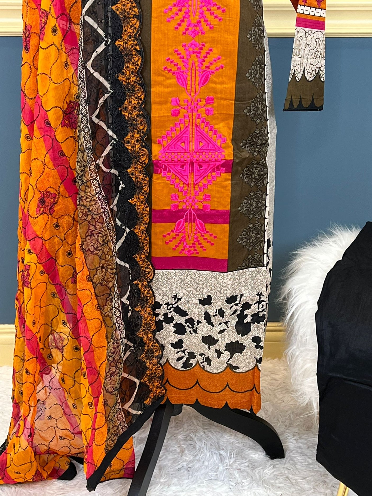 Pakistani Stitched Embroidered lawn Salwar kameez ready to ship