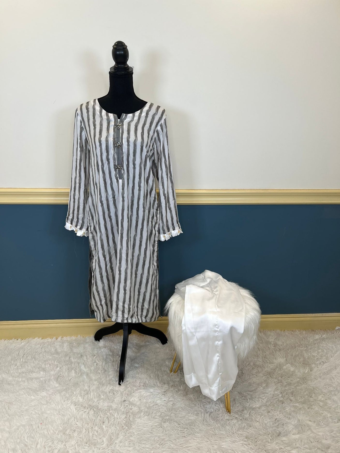 Pakistani 2 pc Kurti