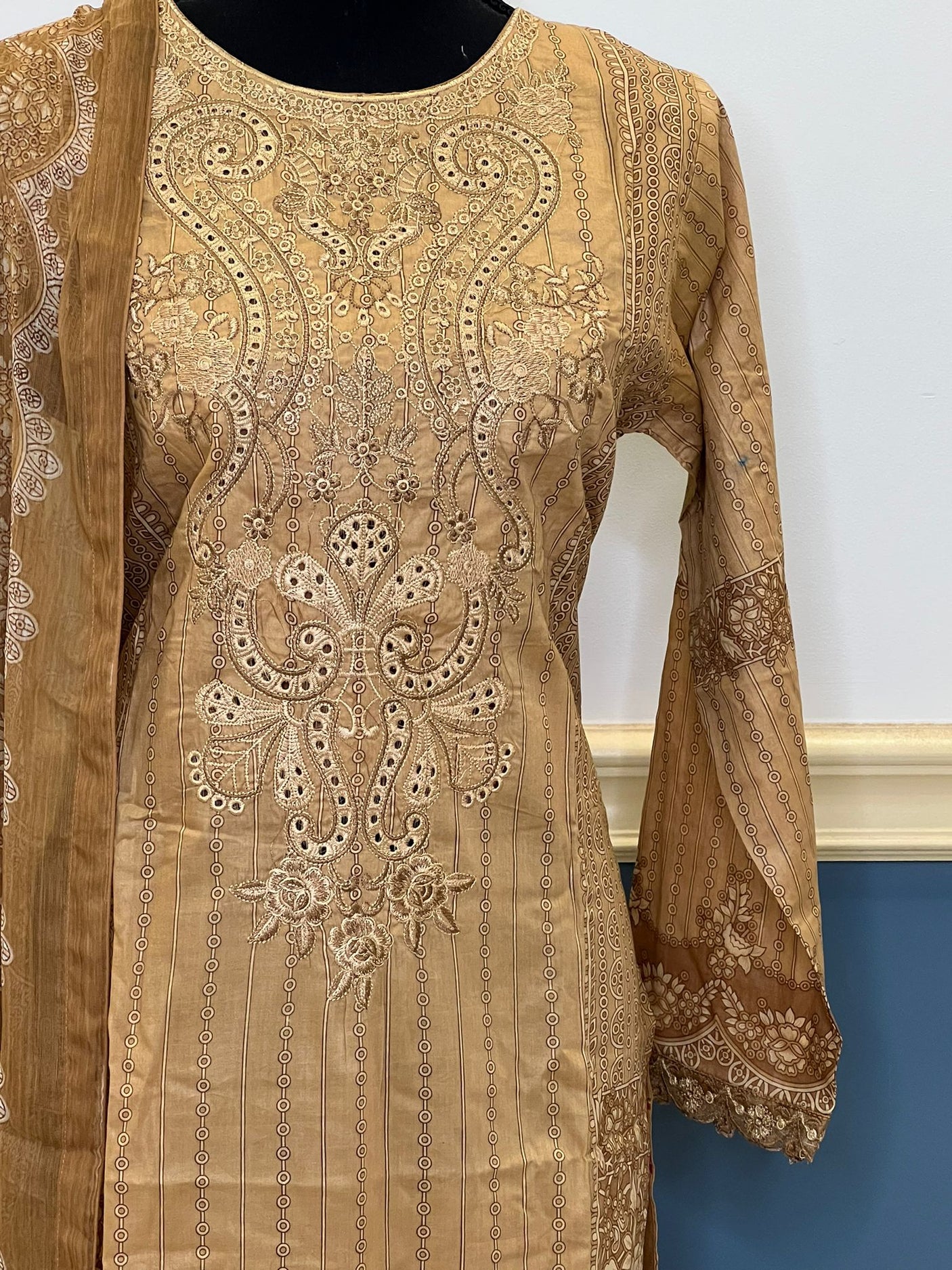 Pakistani Stitched Embroidered lawn Salwar kameez ready to ship