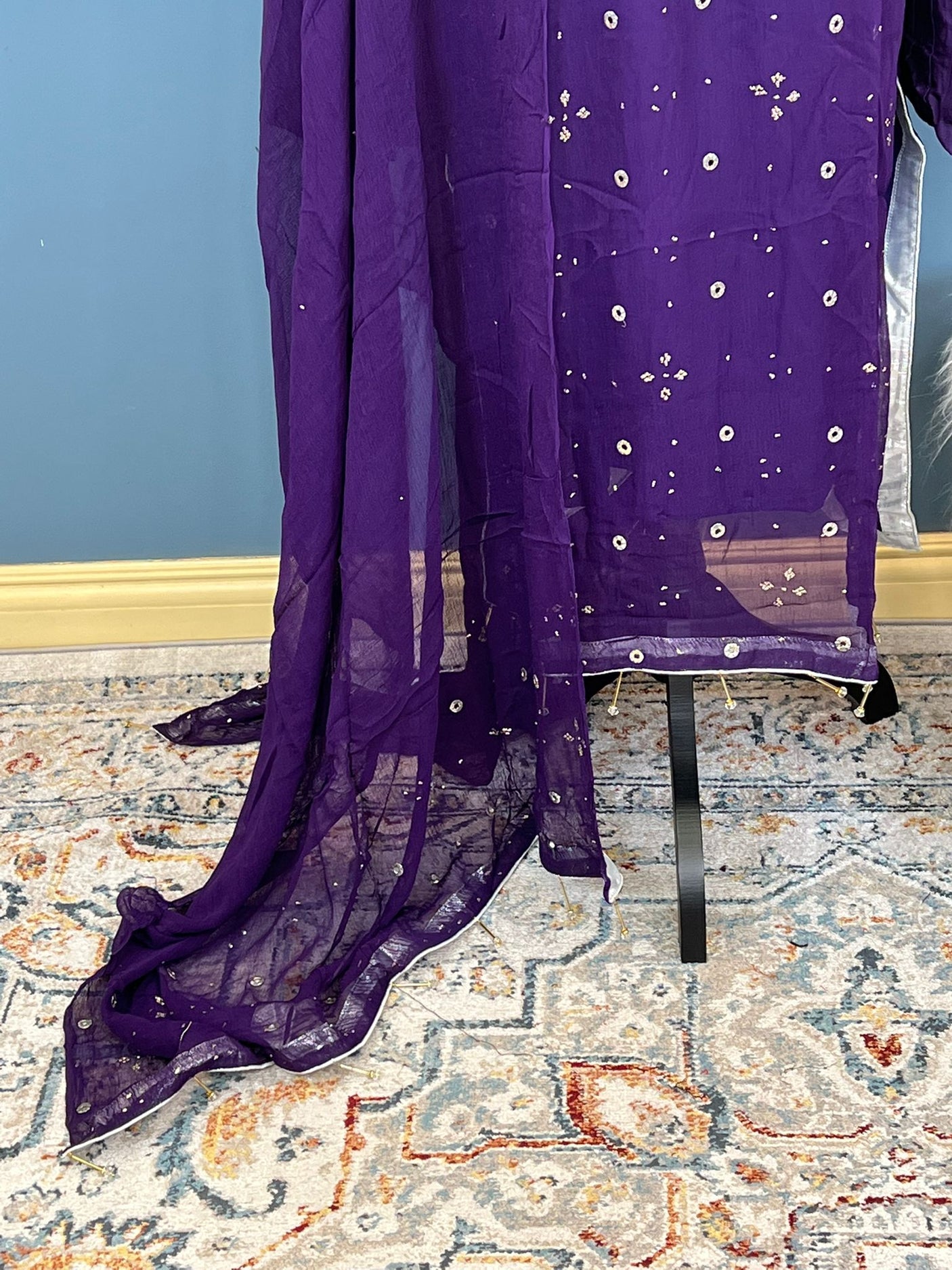 Pakistani Mukesh Salwer Jamison