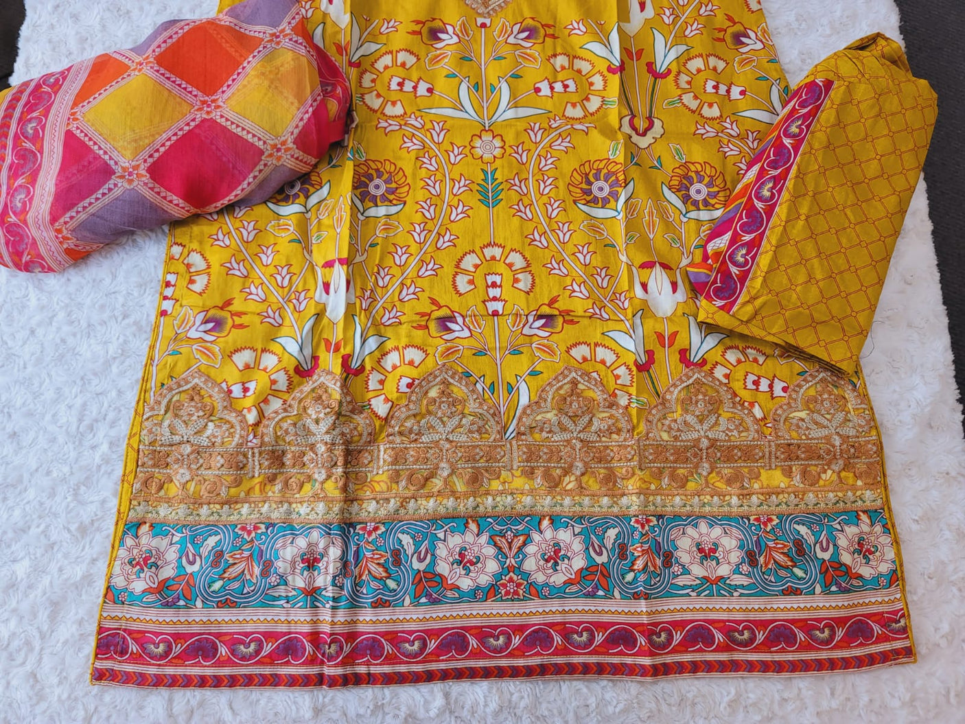 Pakistani stitched lawn Embroidered Salwar kameez ready to ship