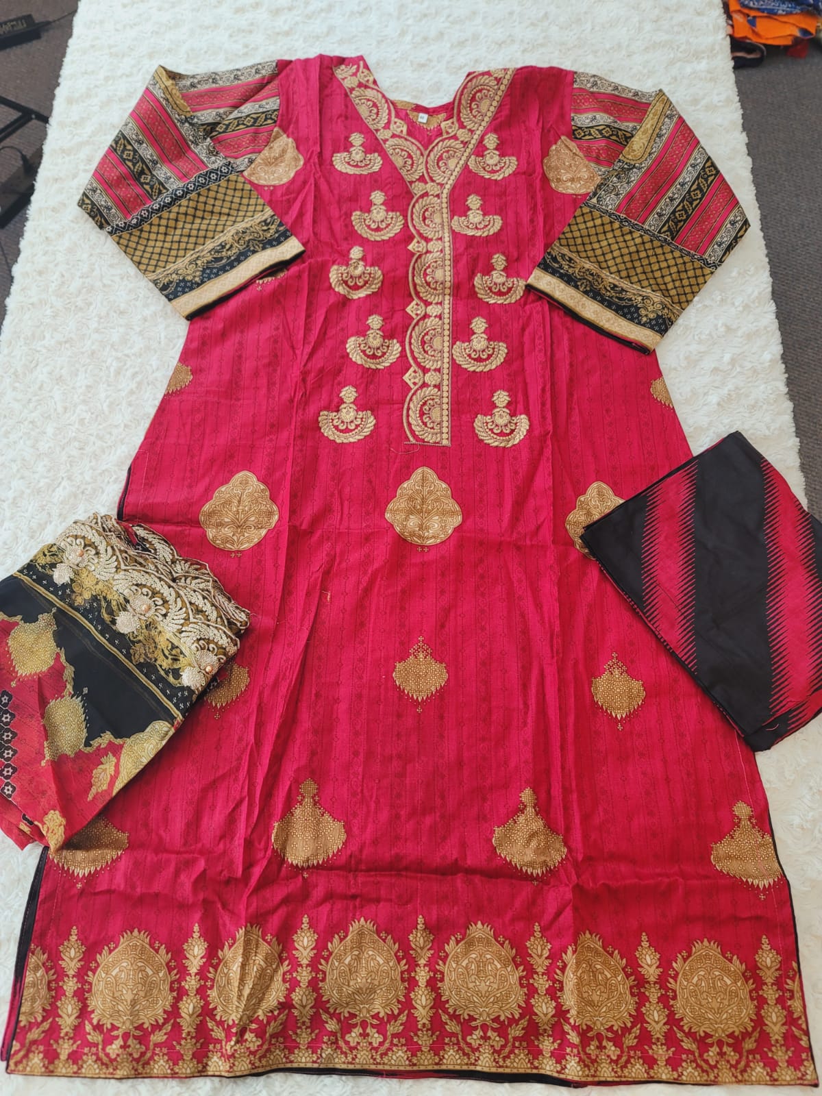 Pakistani lawn Embroidered Salwar kameez Ready To Ship