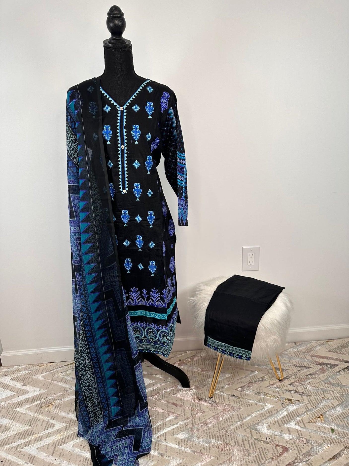 Pakistani Embroidered Lawn ready to ship