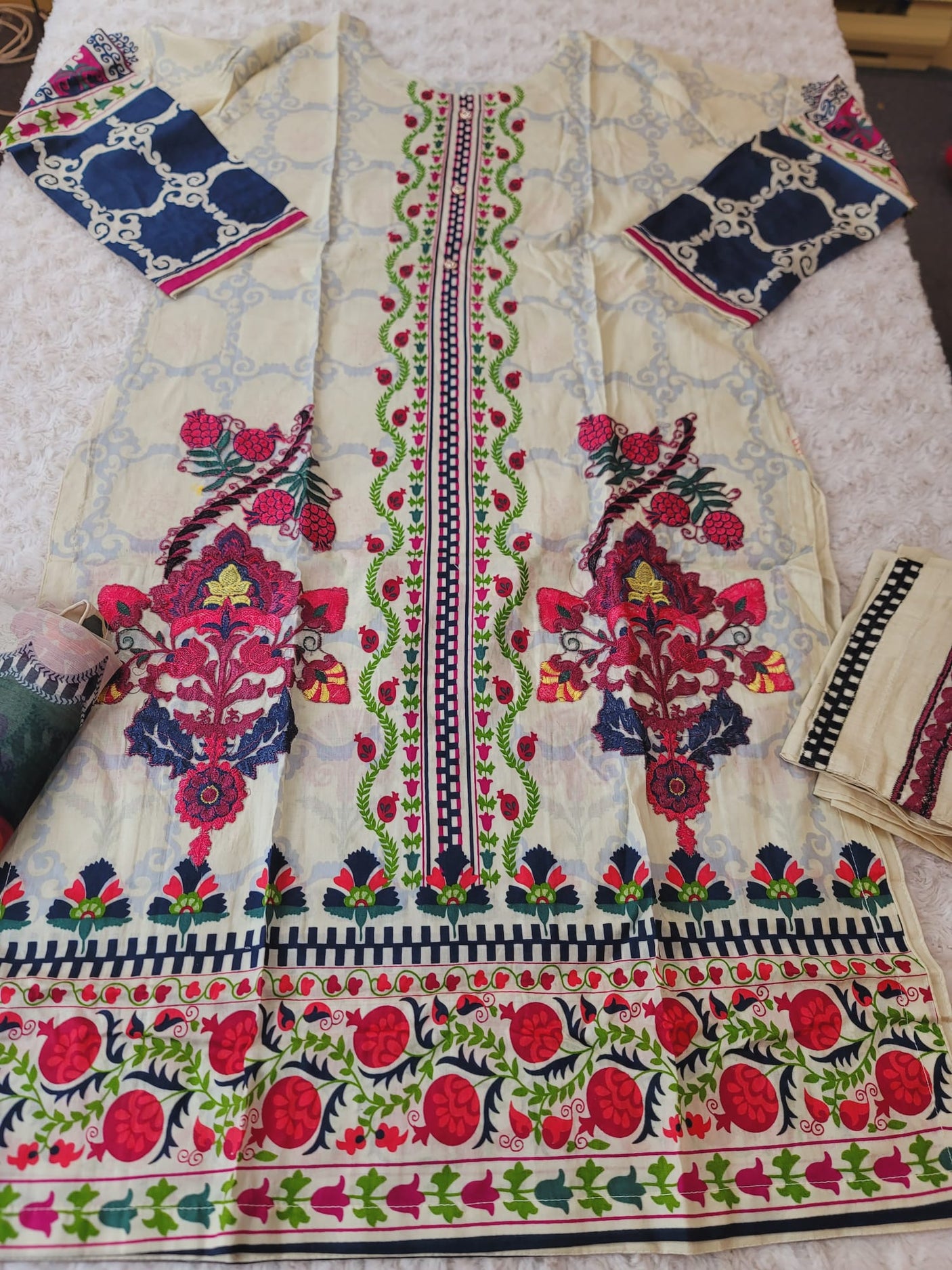 Pakistani Stitched lawn Embroidered Salwar kameez ready to ship