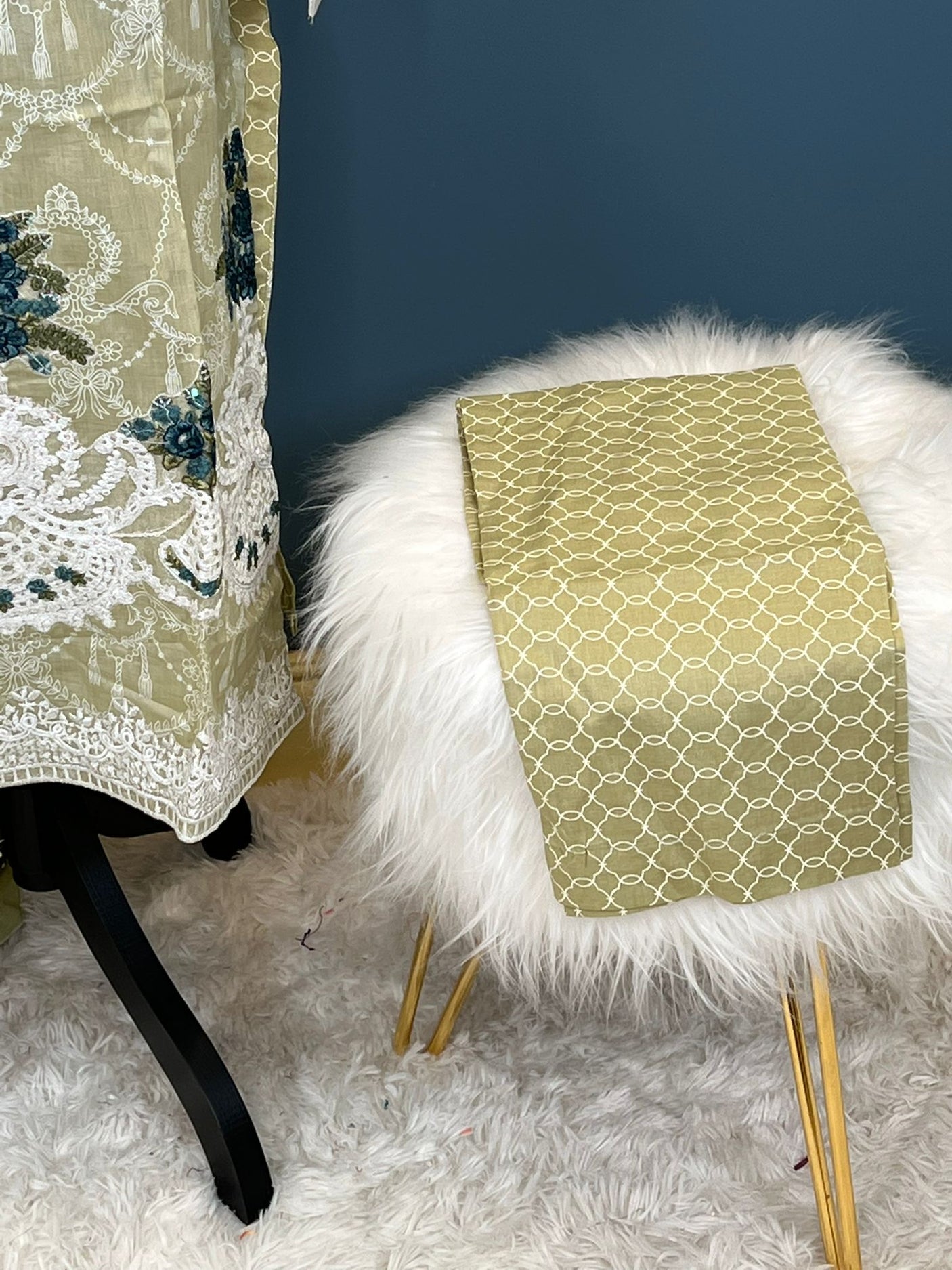 Pakistani Stitched Embroidered lawn Salwar kameez ready to ship