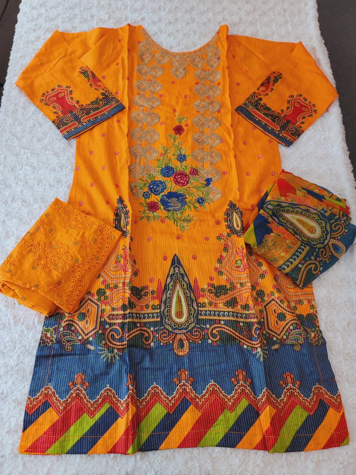 Pakistani stitched lawn Embroidered Salwar kameez ready to ship