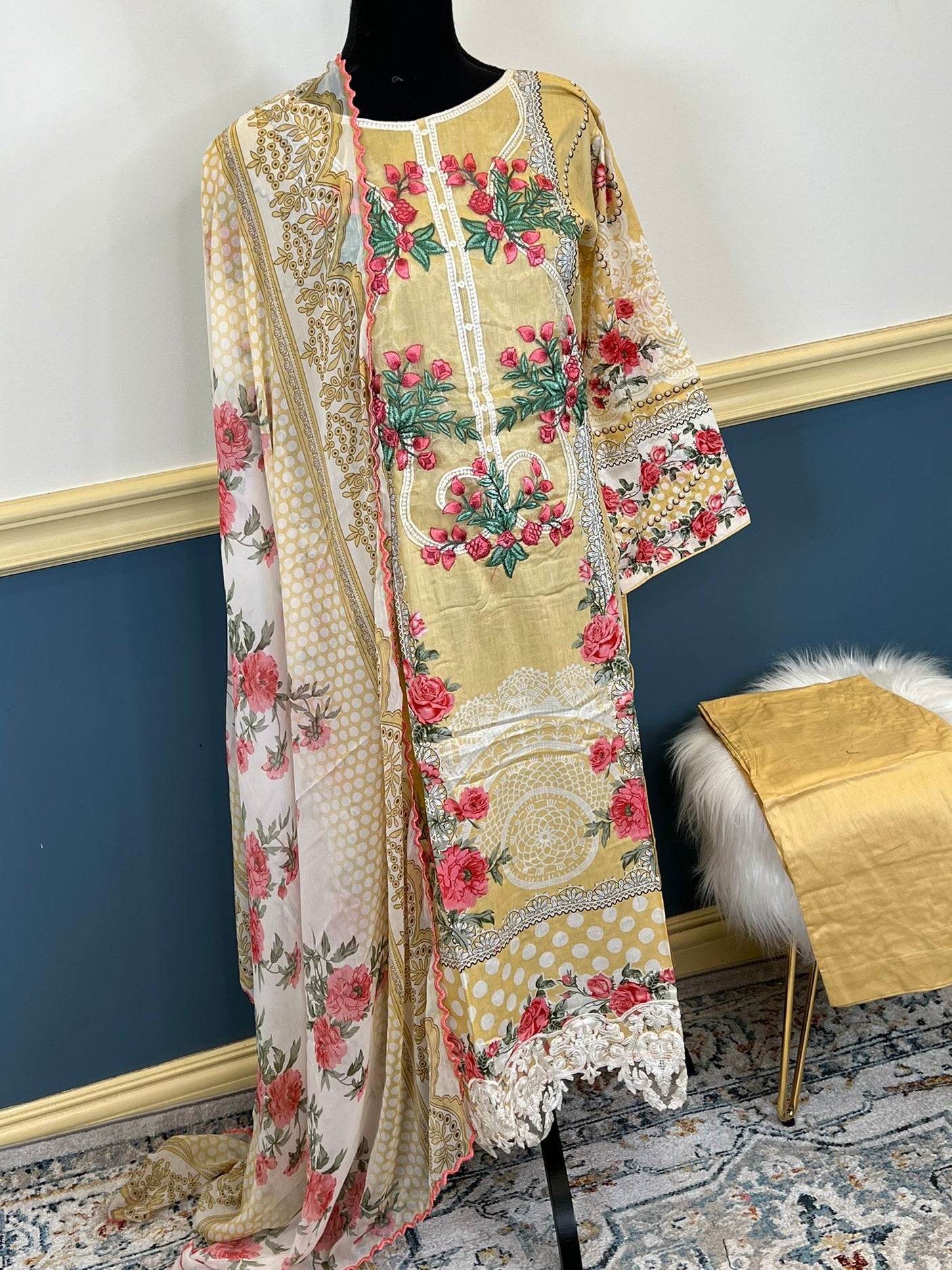 Pakistani Stitched Embroidered lawn Salwar kameez ready to ship