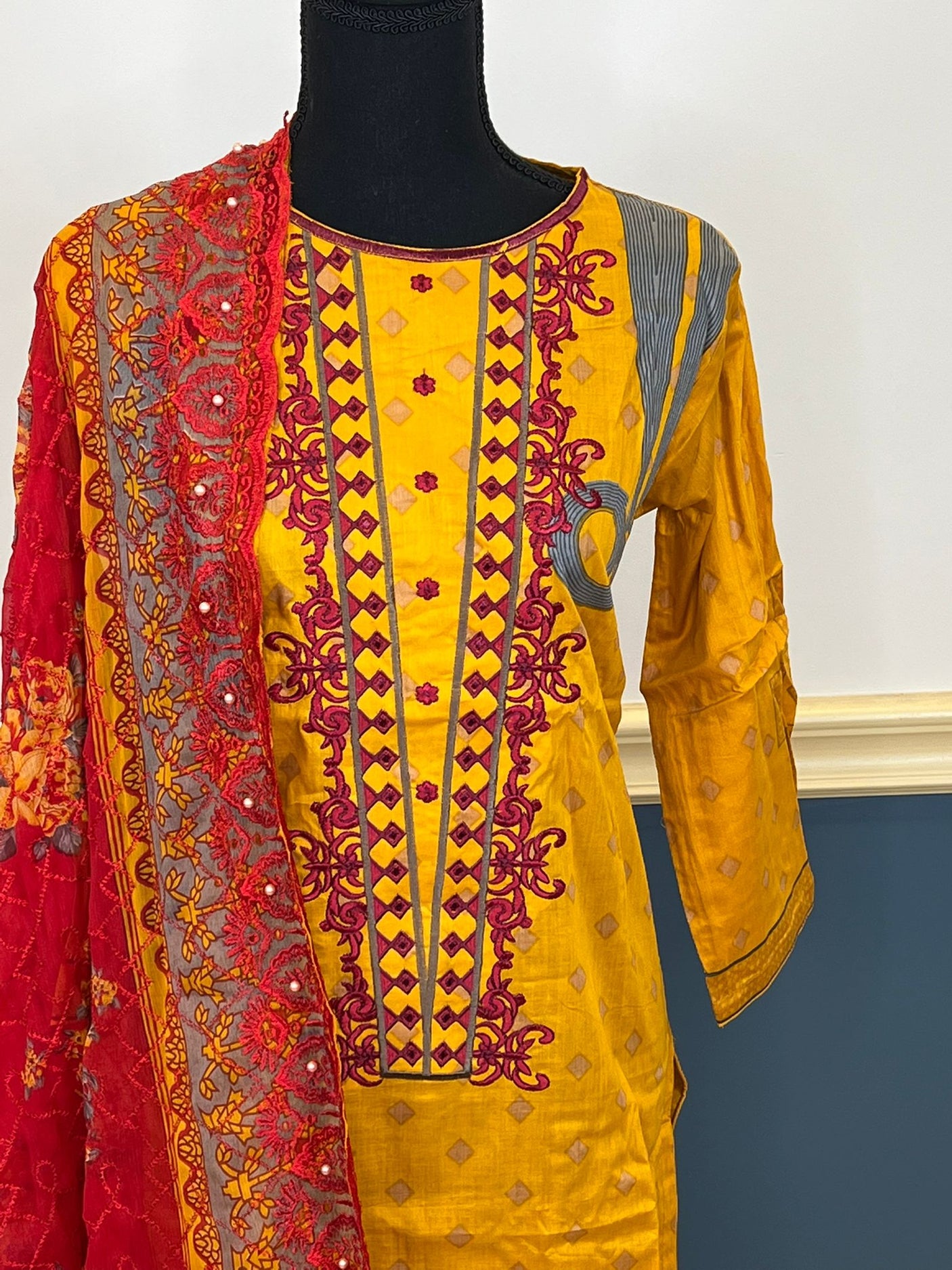 Pakistani Stitched lawn Embroidered Salwar kameez ready to ship