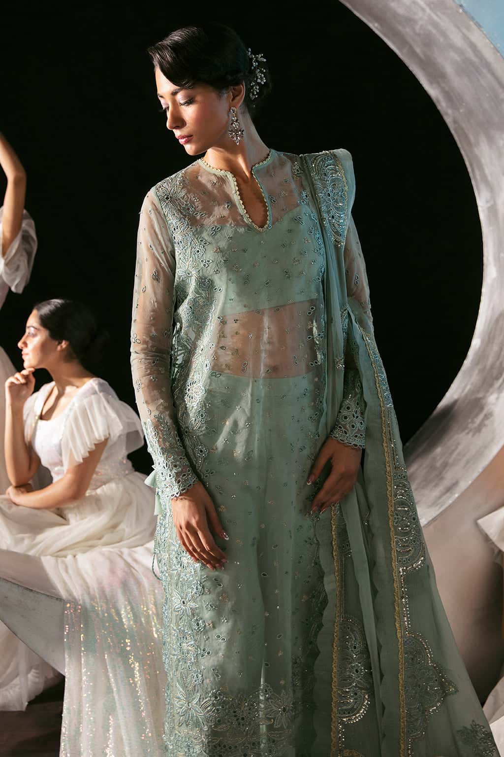 La Fuchsia by Afrozeh Premium Collection