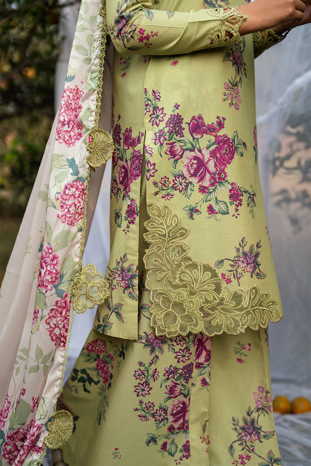 Iznik Embroidered Lawn 3 pc