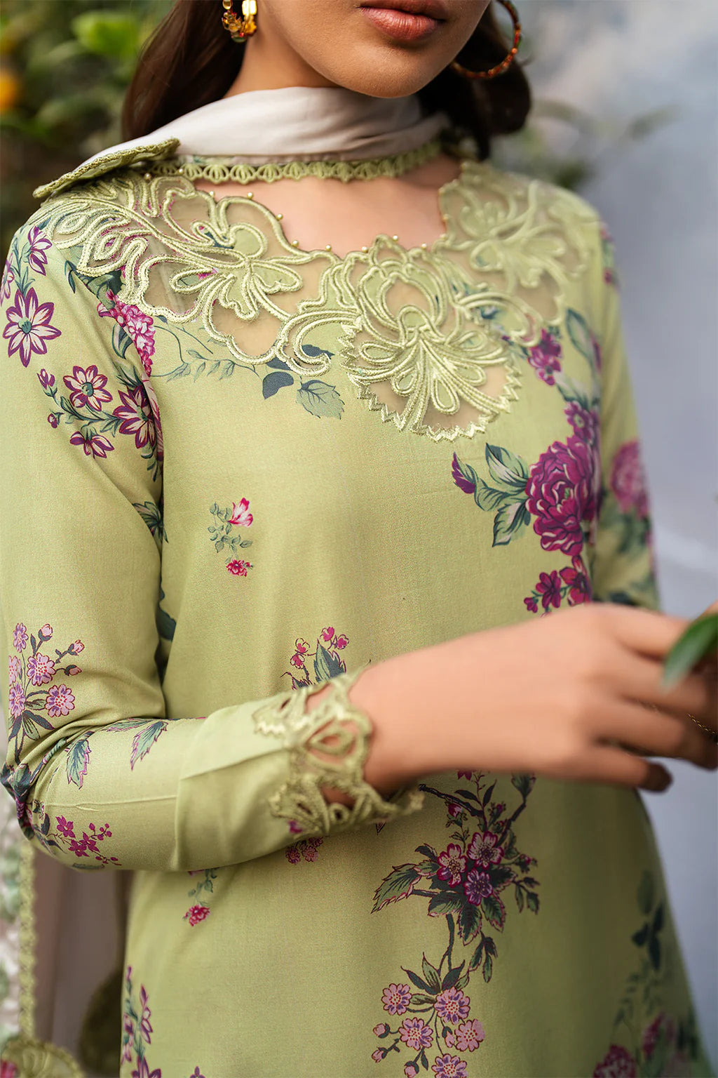 Iznik Embroidered Lawn 3 pc