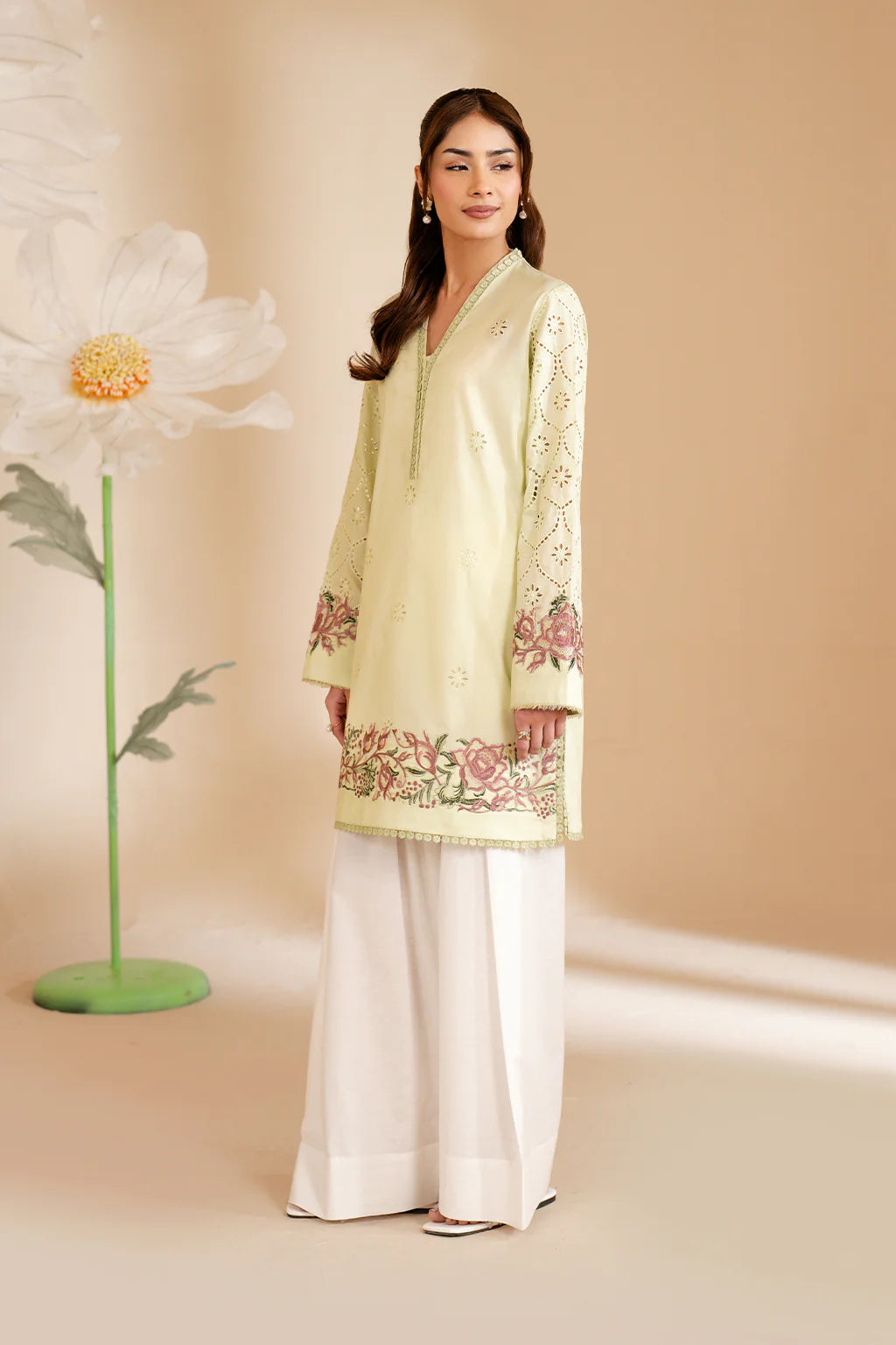 Iznik Embroidered Lawn 3 pc