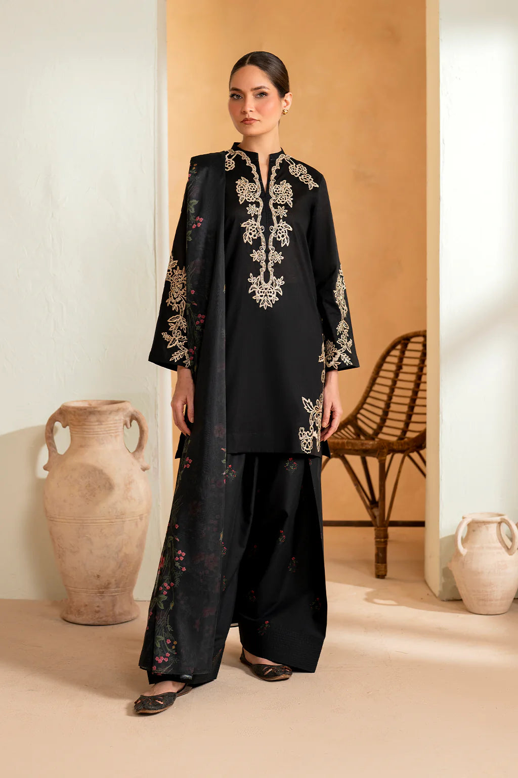 Iznik Embroidered Lawn 3 pc