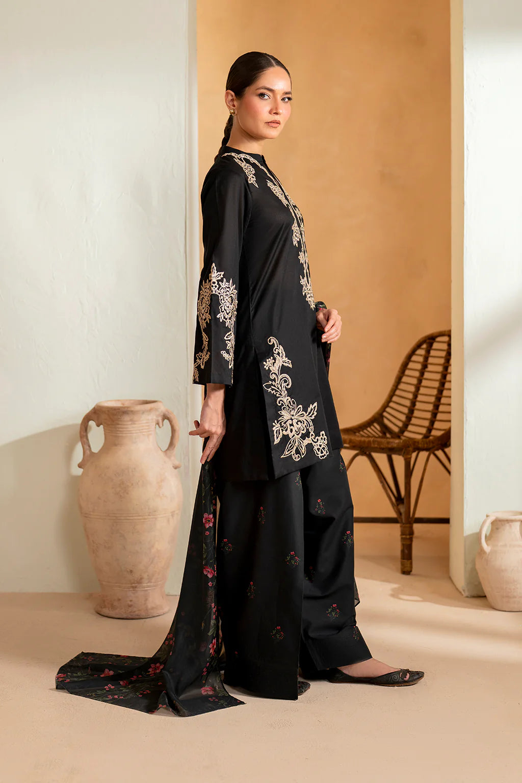 Iznik Embroidered Lawn 3 pc