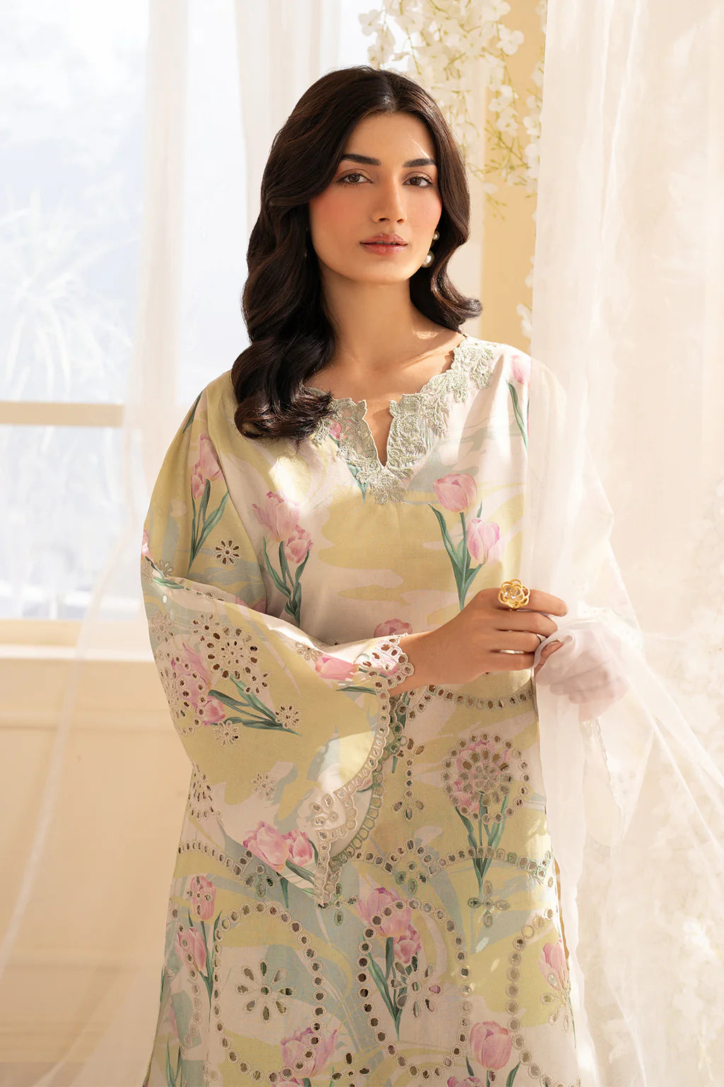 Iznik Embroidered Lawn 3 pc