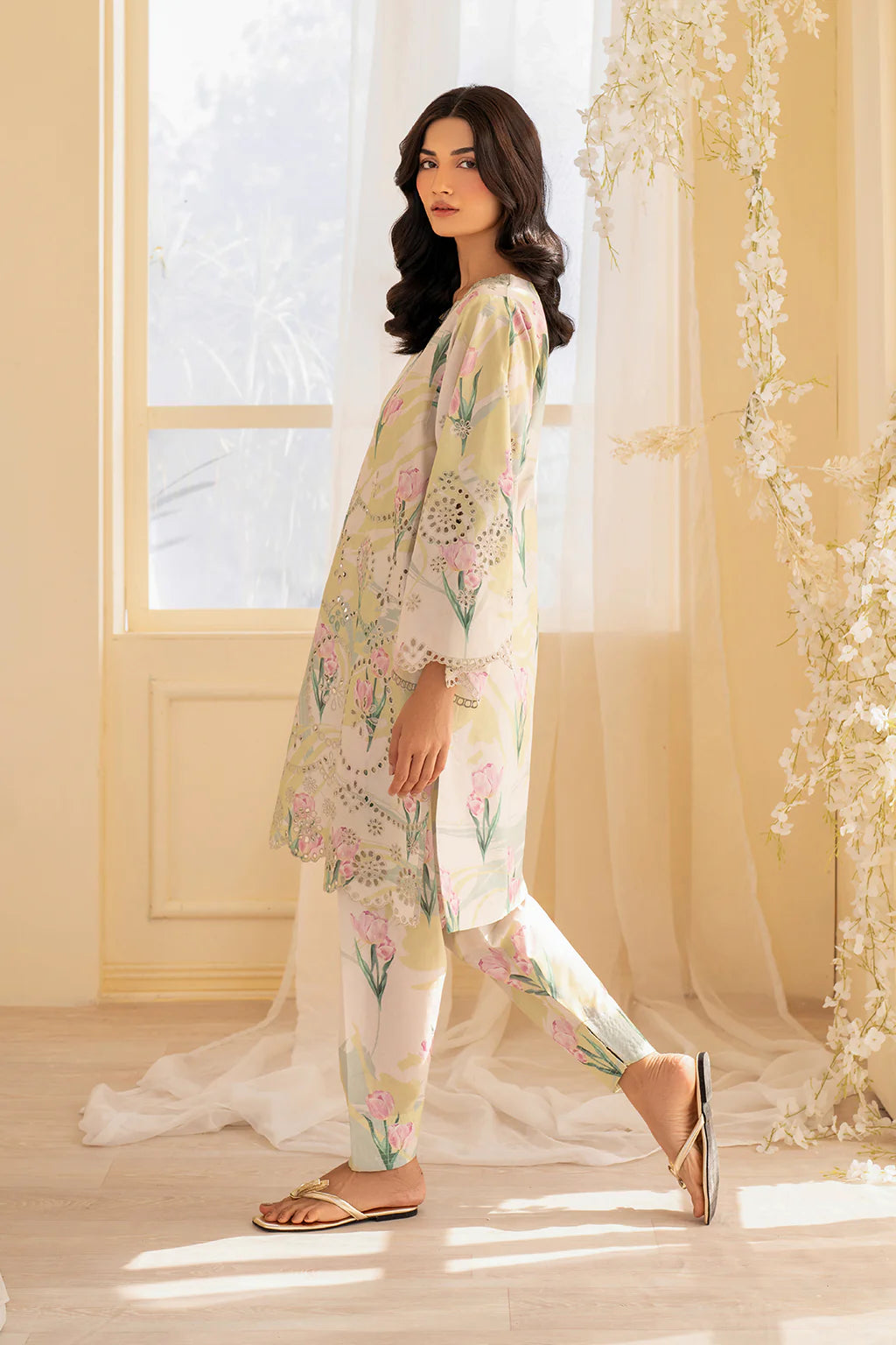 Iznik Embroidered Lawn 3 pc