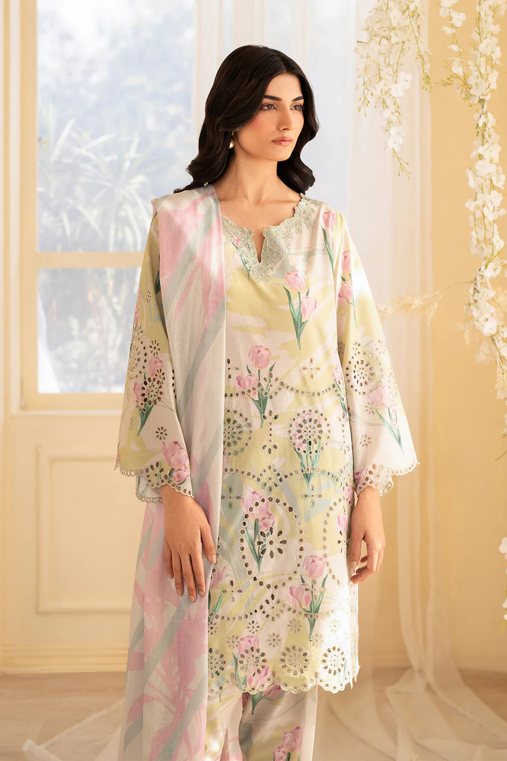 Iznik Embroidered Lawn 3 pc
