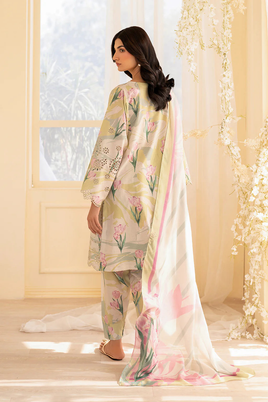 Iznik Embroidered Lawn 3 pc