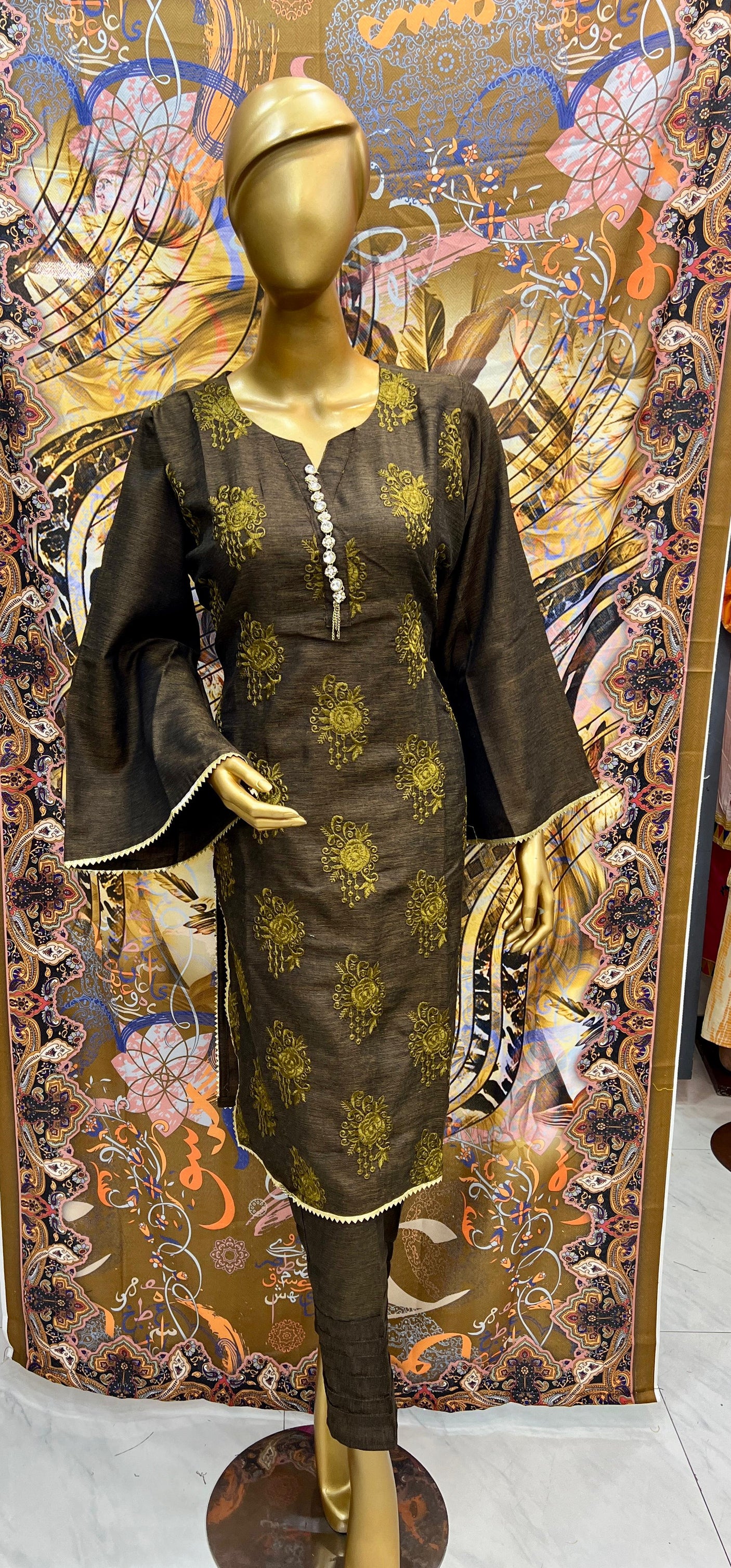 Luxury Embroidered Lawn Ready To Ship