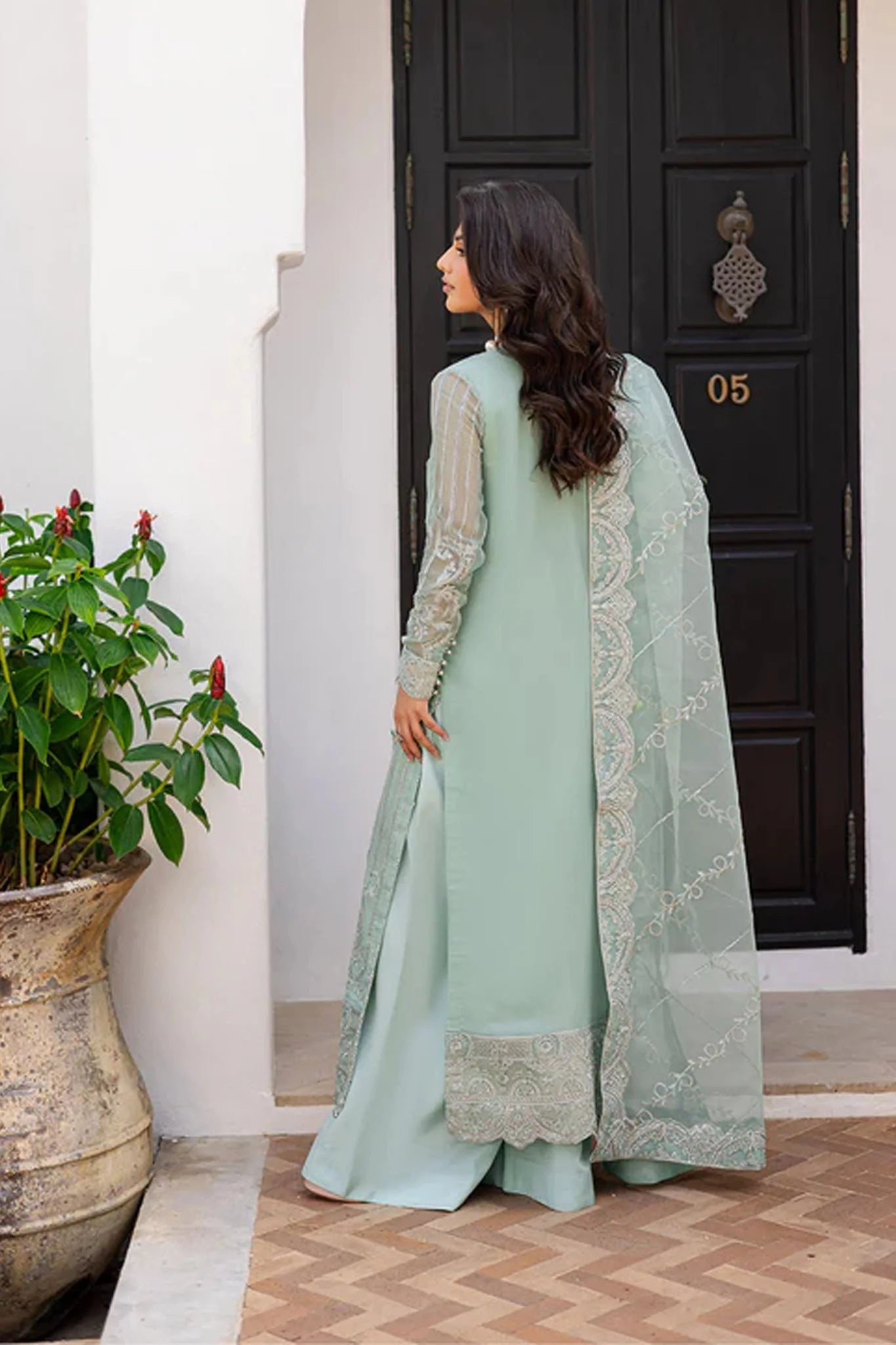 Noir By Freesia Maryum N Maria Formals Collection