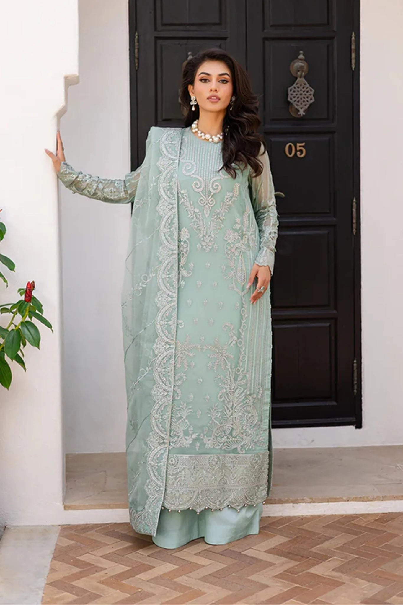 Noir By Freesia Maryum N Maria Formals Collection