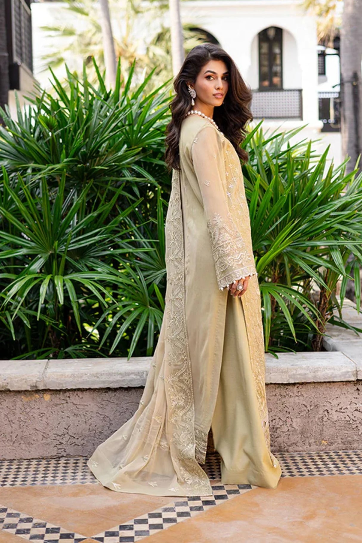 Noir By Freesia Maryum N Maria Formals Collection