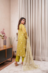 Munira Designers linen 3-piece suit, mustard yellow with cream dupatta – detail view
