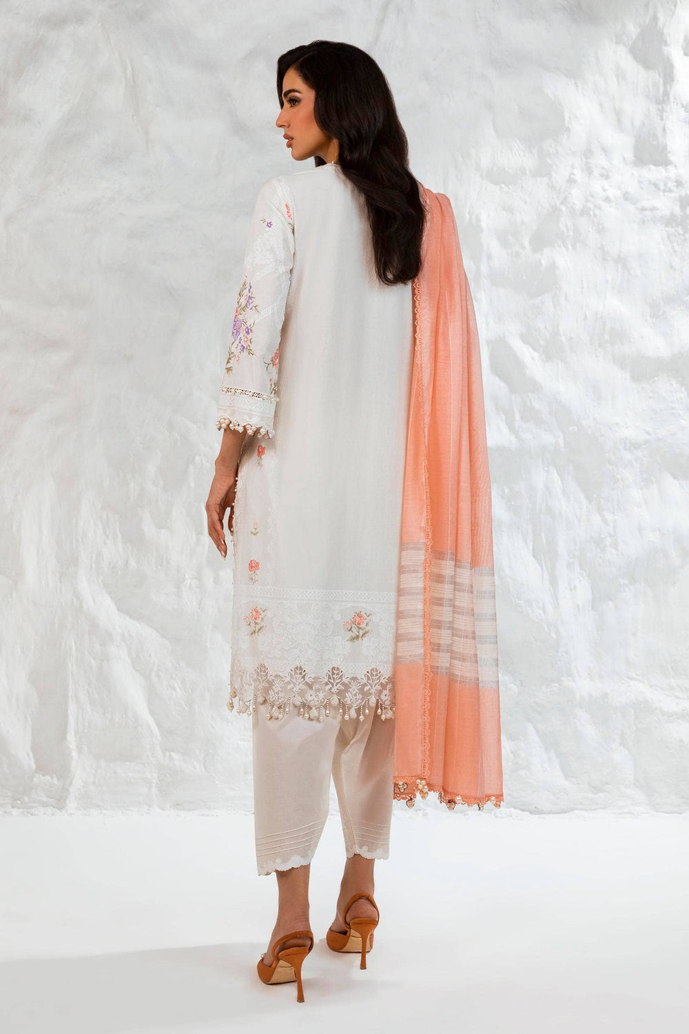 Muzlin by Sana Safinaz Luxury Collection
