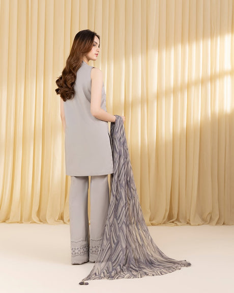 Sapphire 3Pc Embroidered Lawn Suit