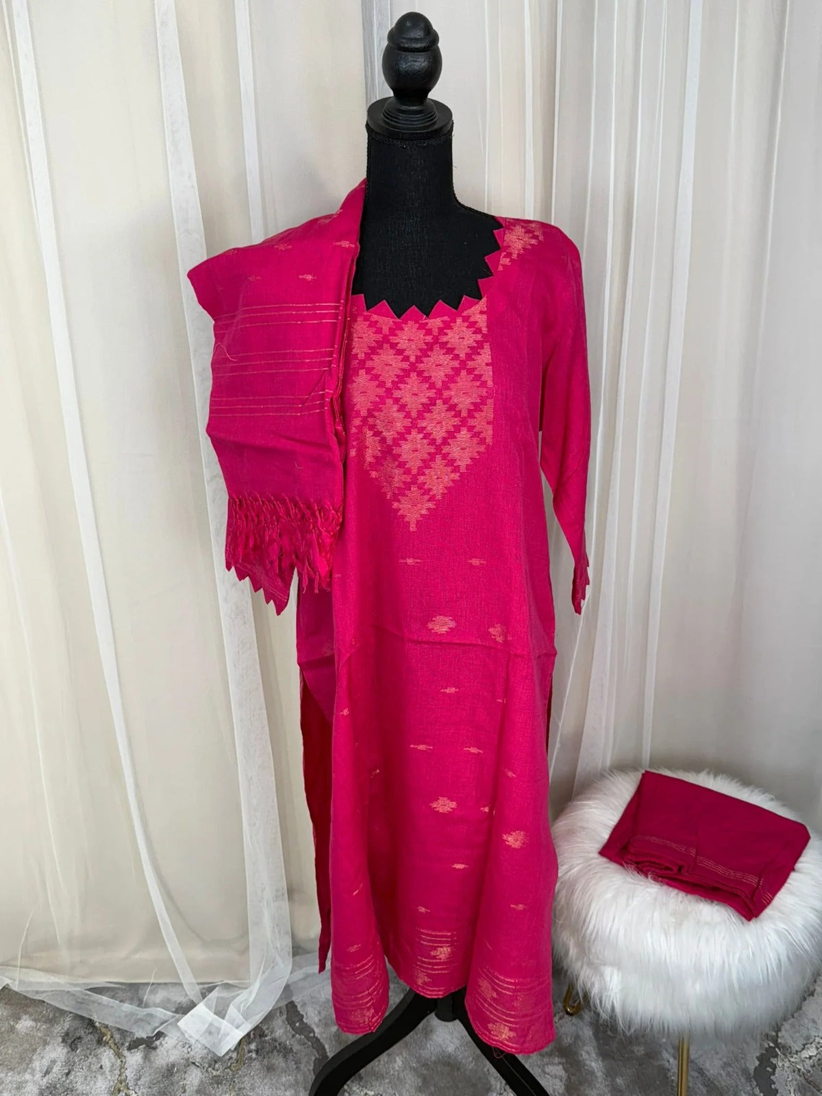 Bangladeshi Jamdani salwar kamiz