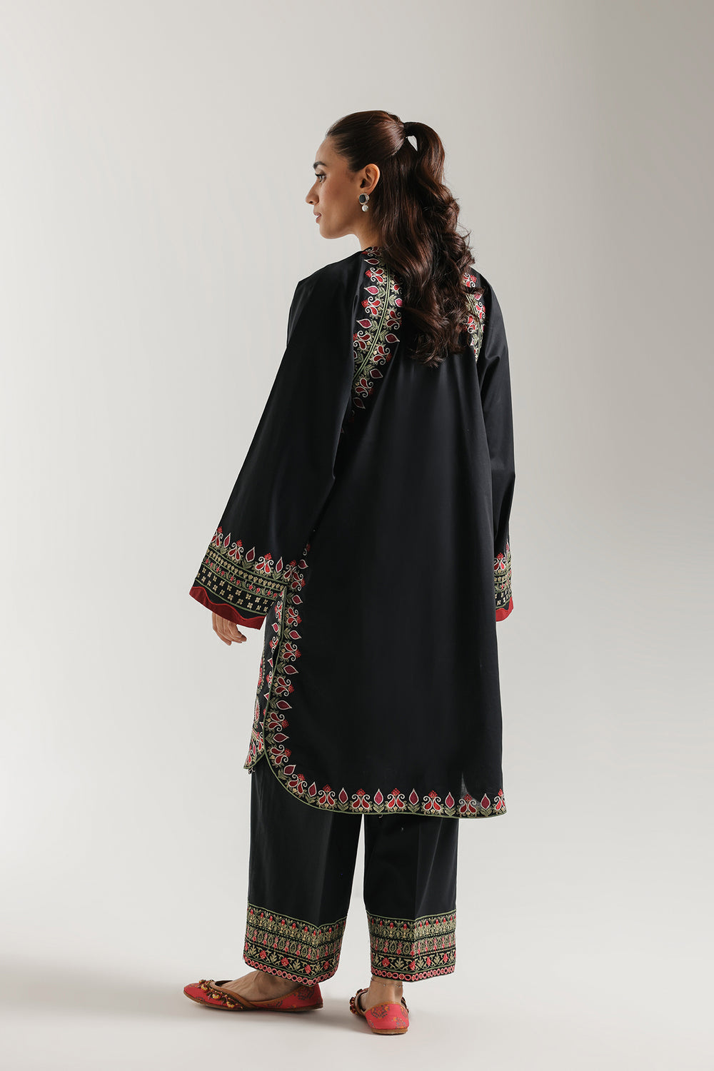 Ethnic Embroidered 2pc Suit