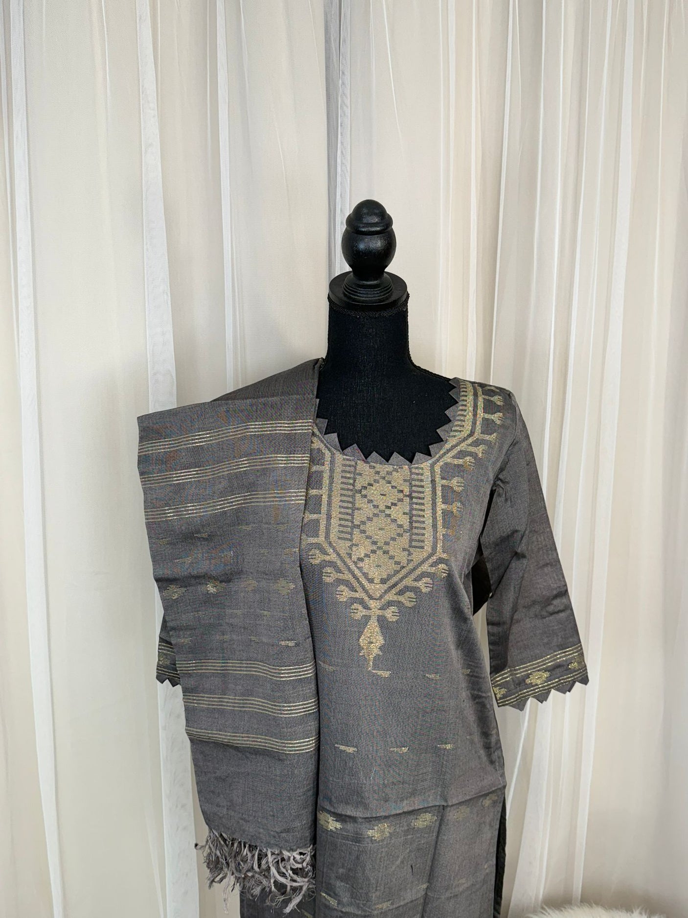 Bangladeshi Jamdani salwar kamiz