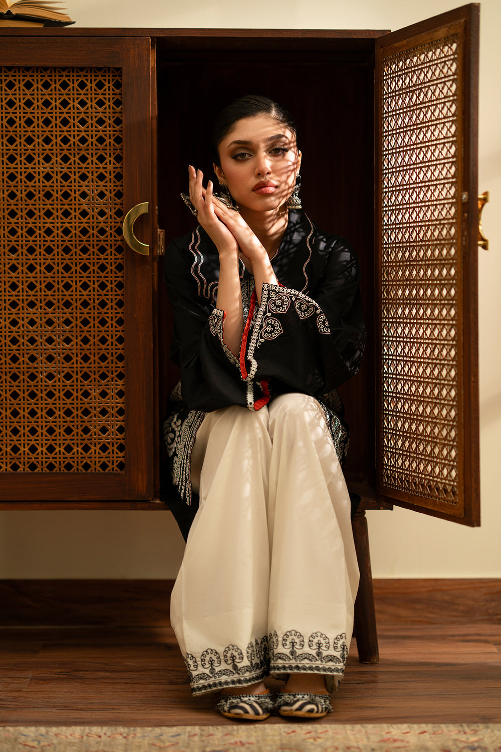 Ethnic Embroidered 2pc Suit