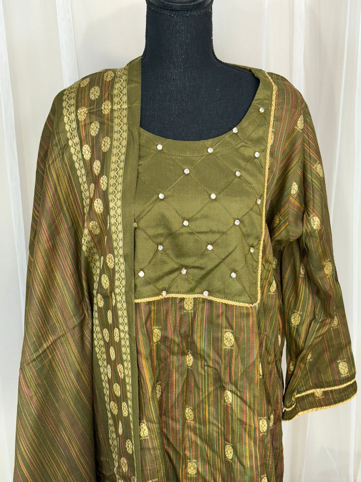 Luxury Embroidered Lawn Ready To Ship