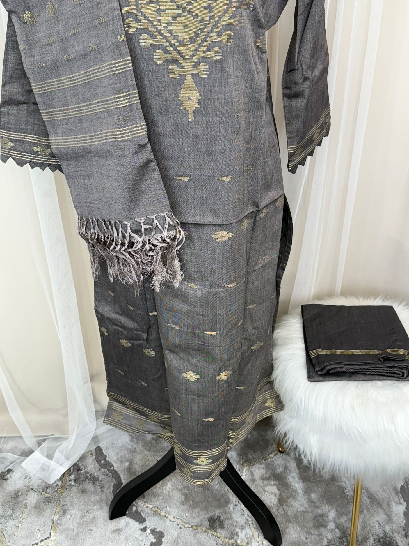 Bangladeshi Jamdani salwar kamiz