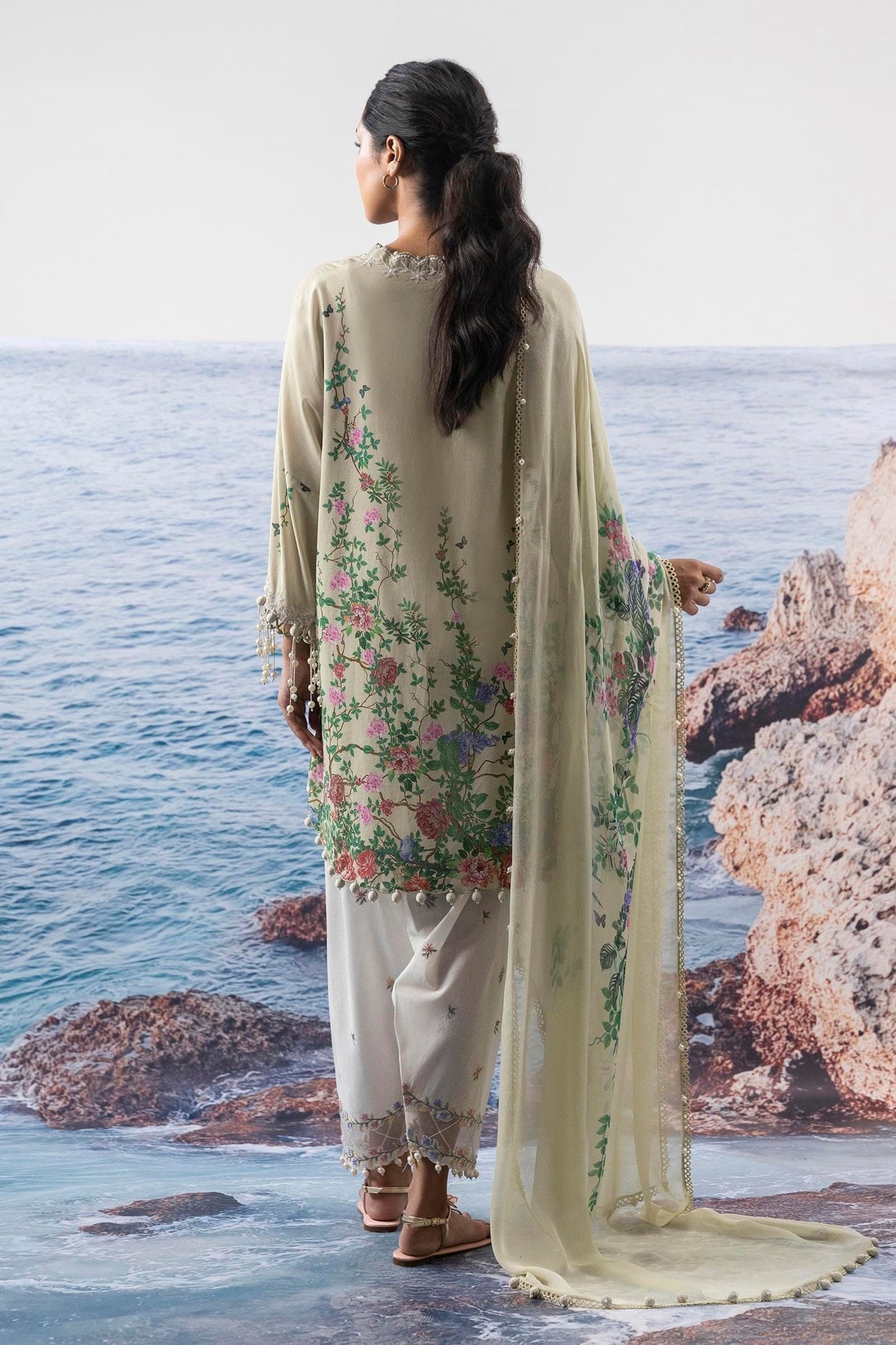 Muzlin by Sana Safinaz Luxury Collection