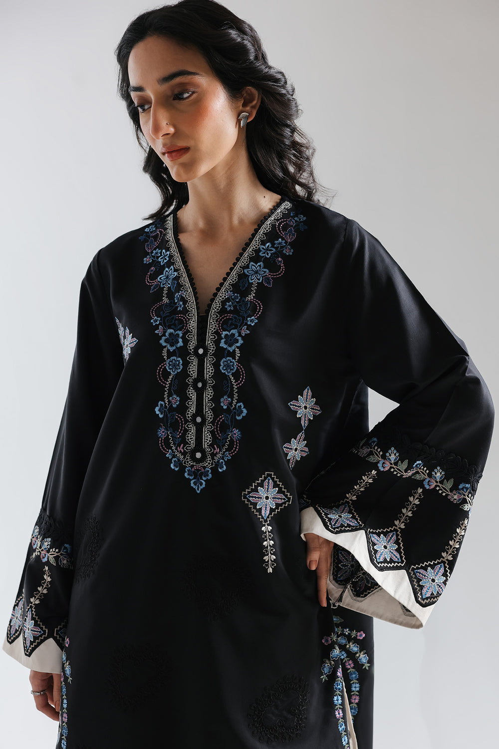 Ethnic Embroidered 2pc Suit