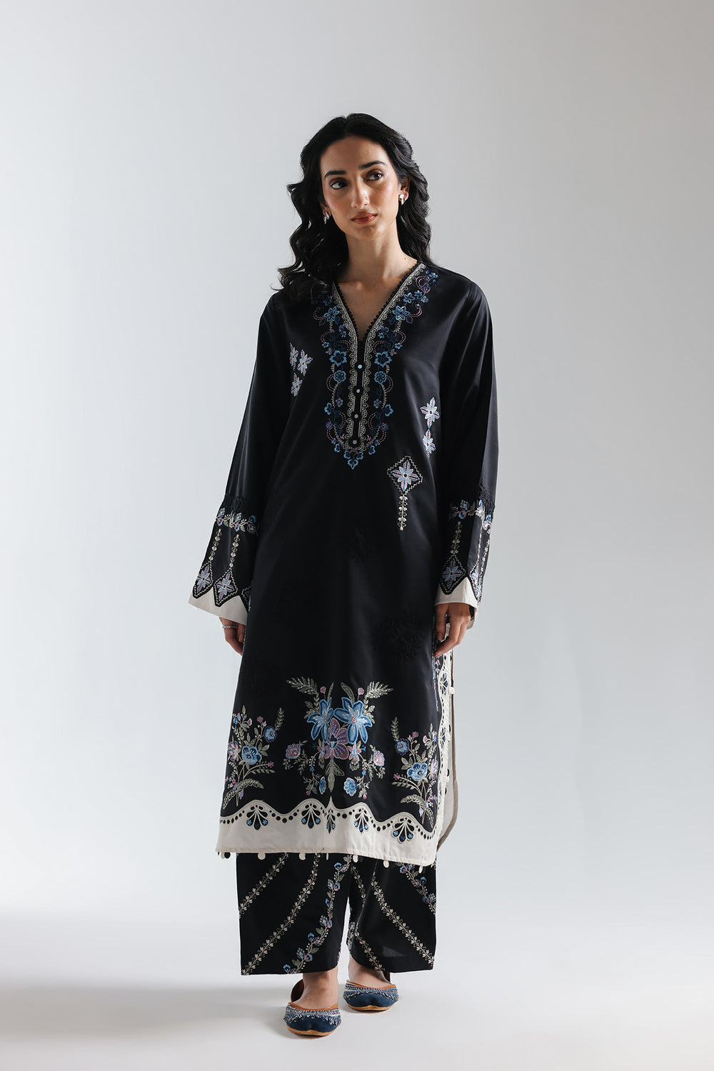 Ethnic Embroidered 2pc Suit